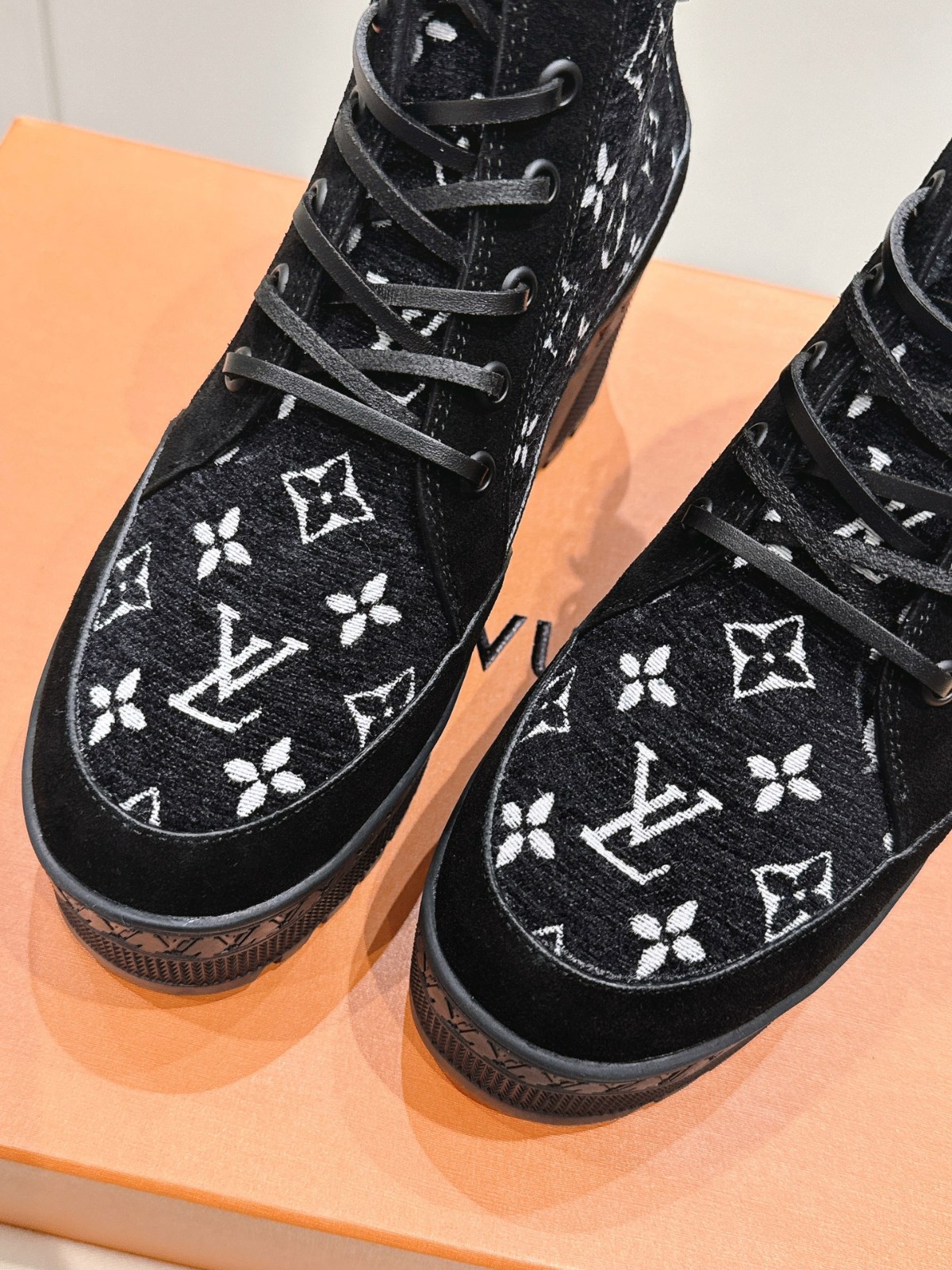026 38123132 size 35-42