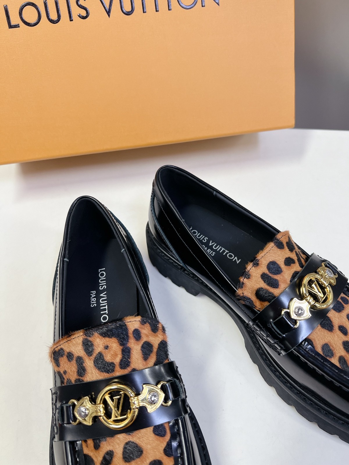 022 38123132 size 35-44