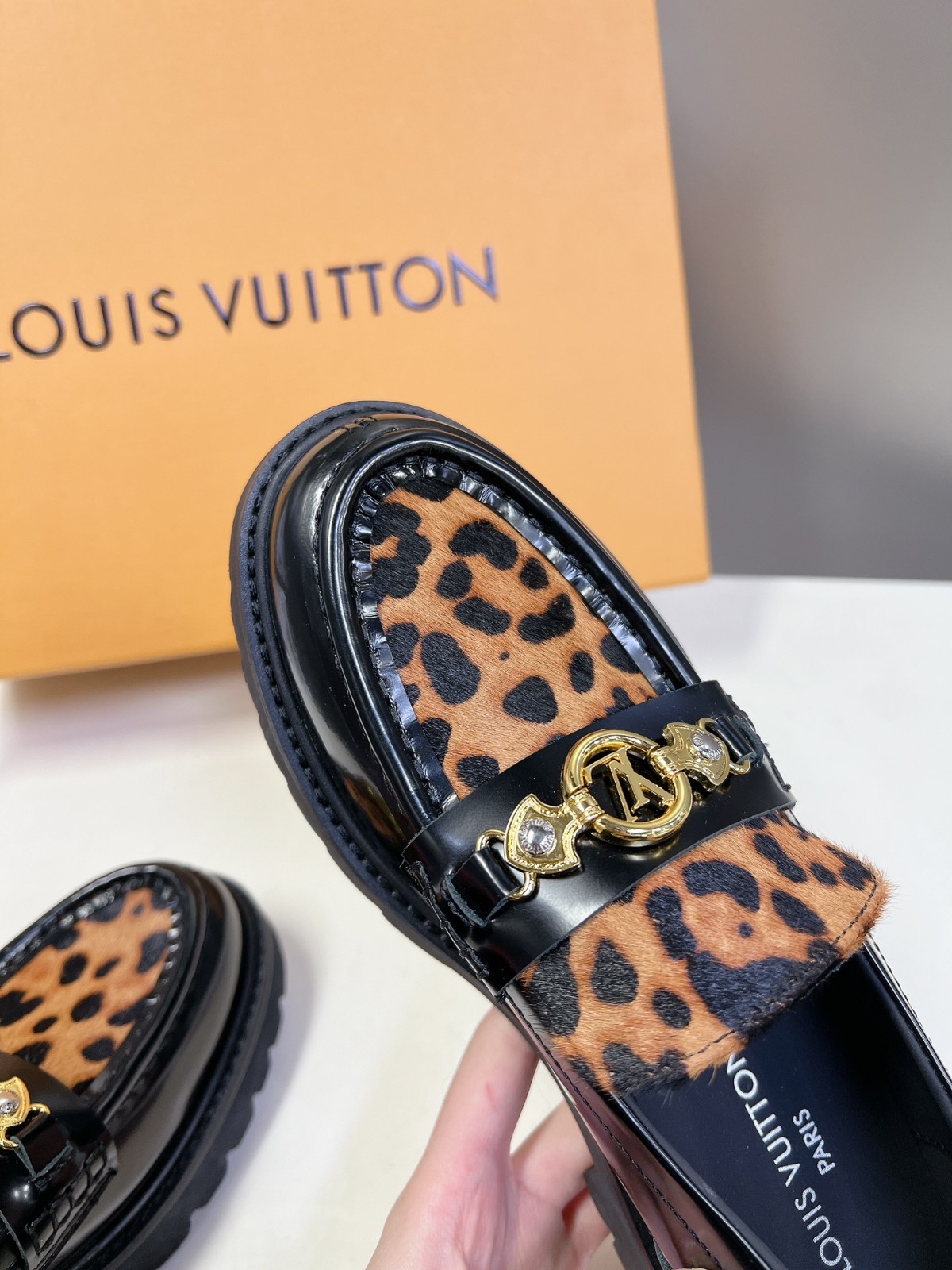 022 38123132 size 35-44