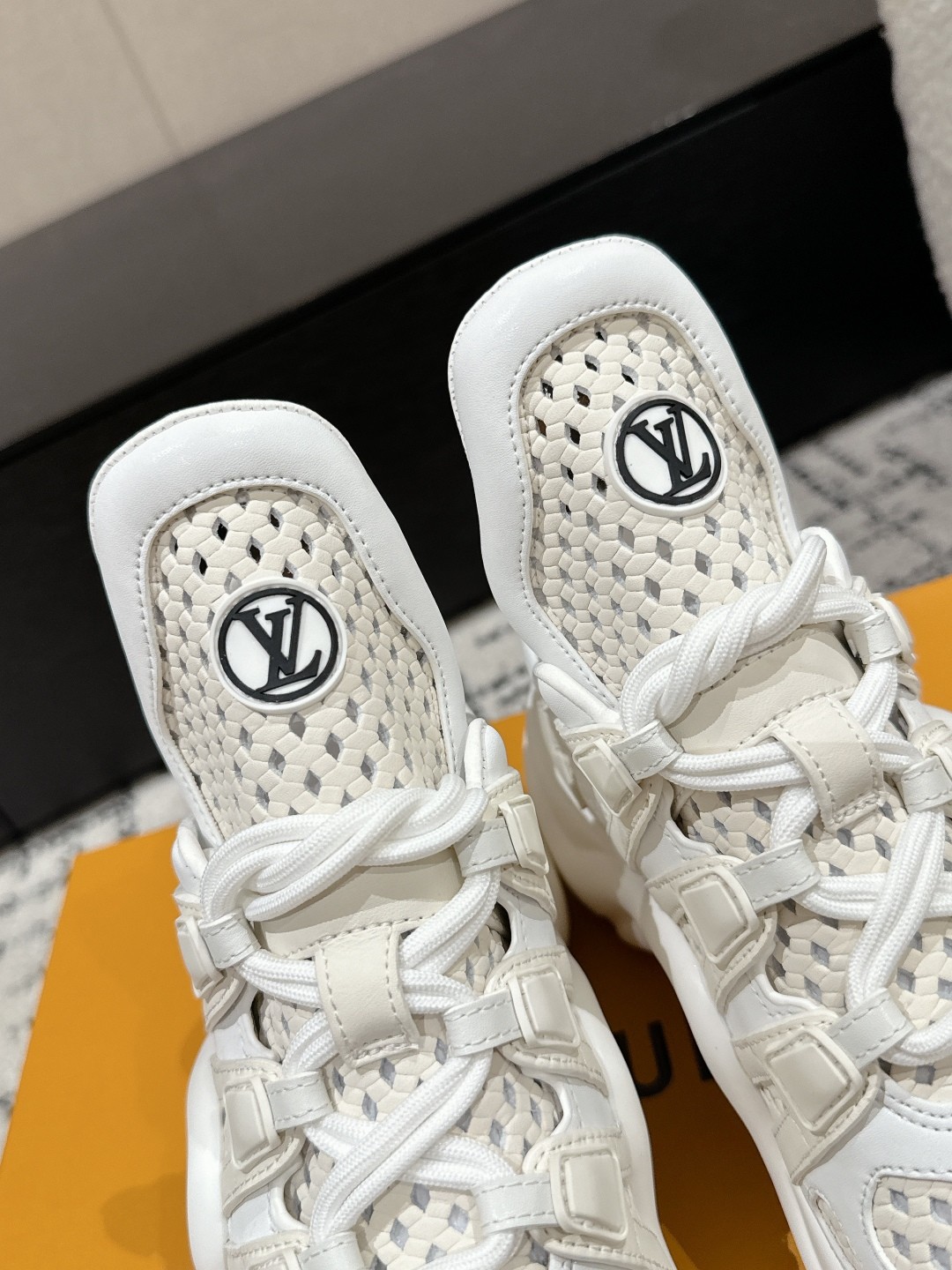 003 42123137 size 35-41