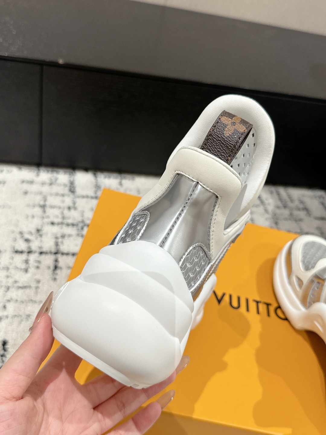 001 42123137 size 35-41