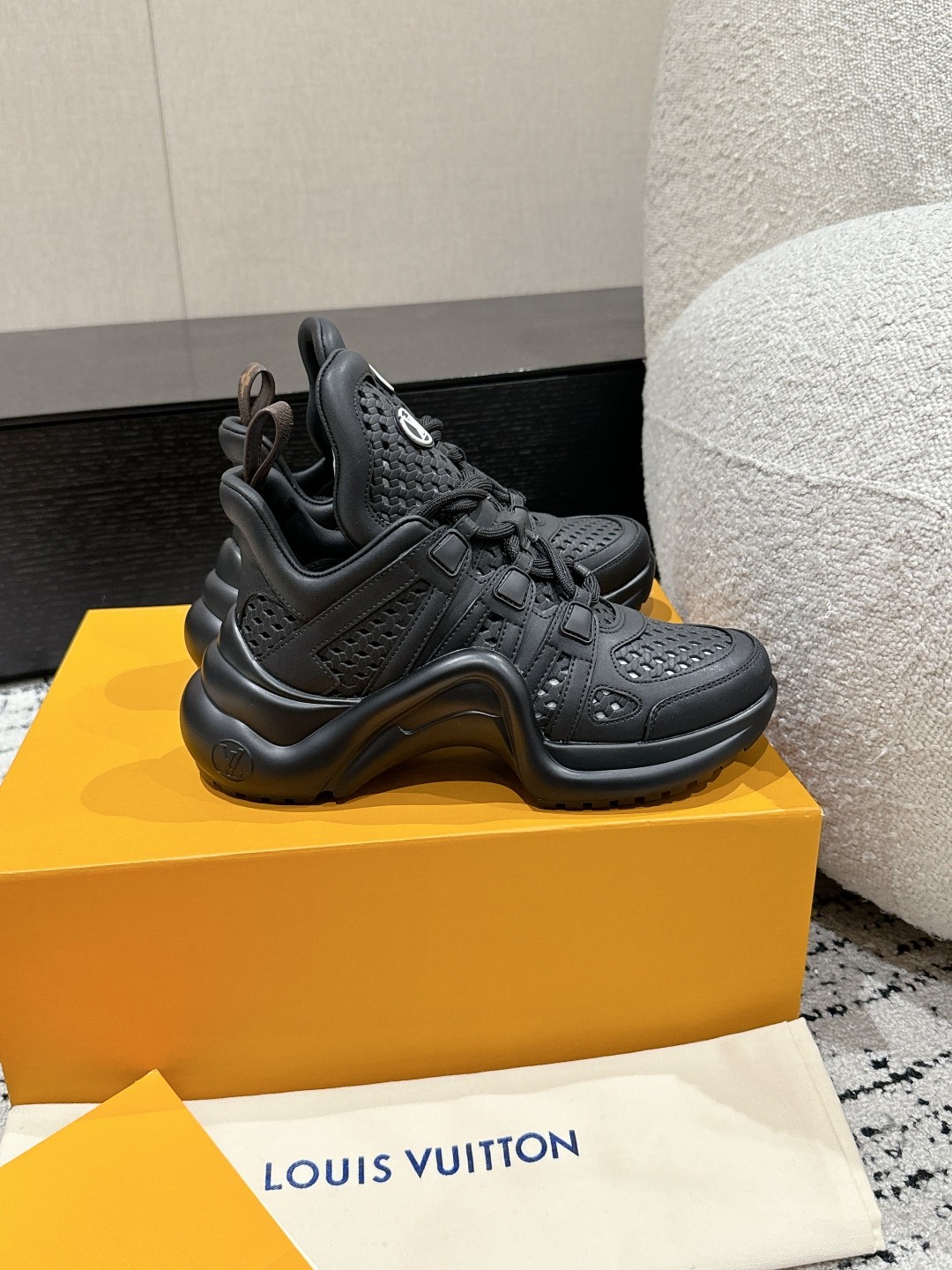 002 42123137 size 35-41