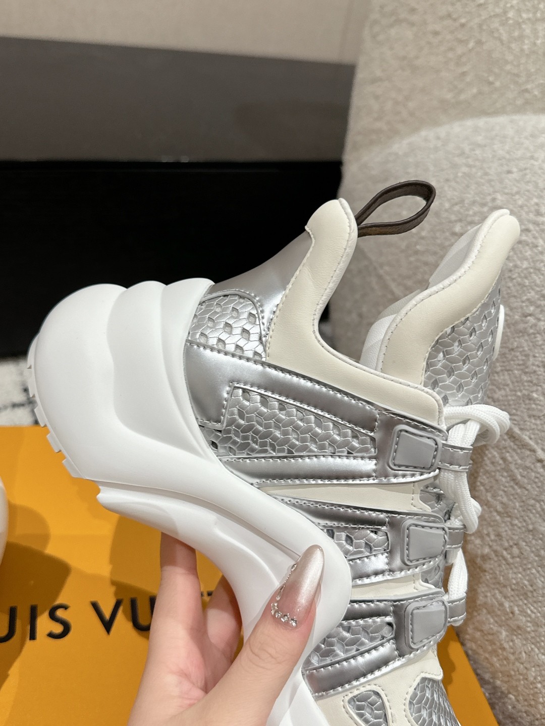 001 42123137 size 35-41