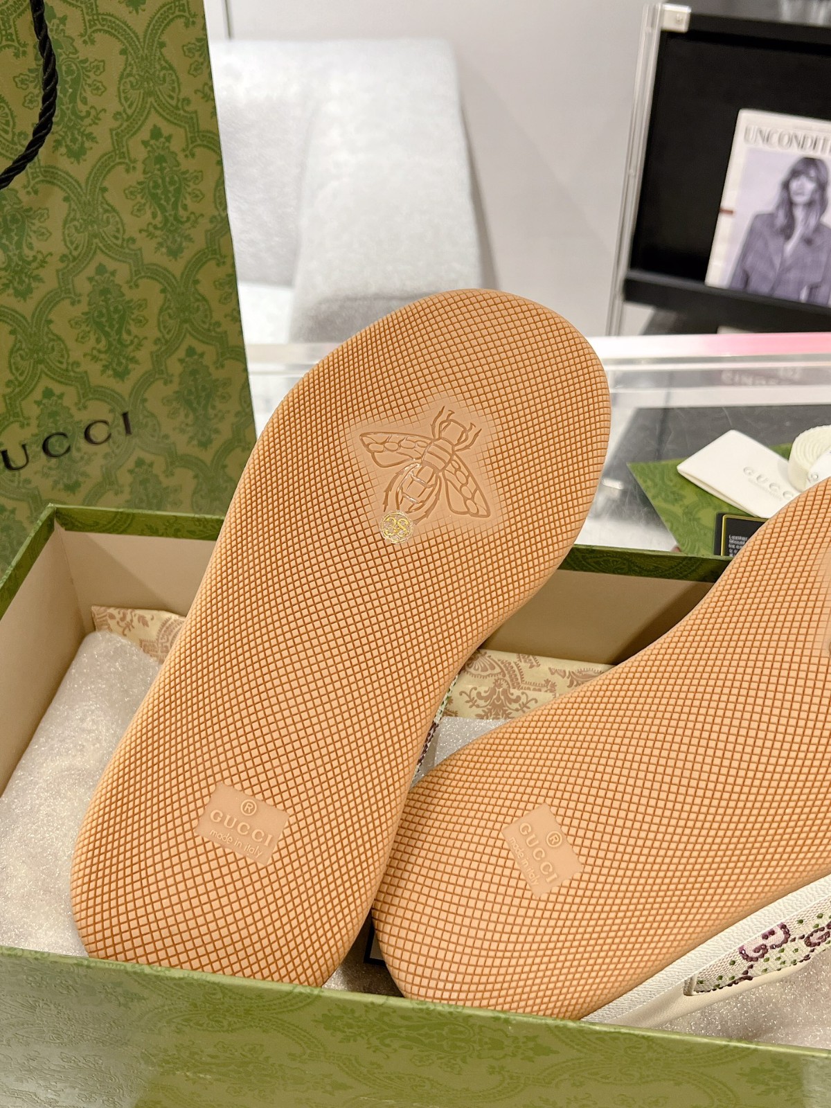 008 38123132 size 35-40