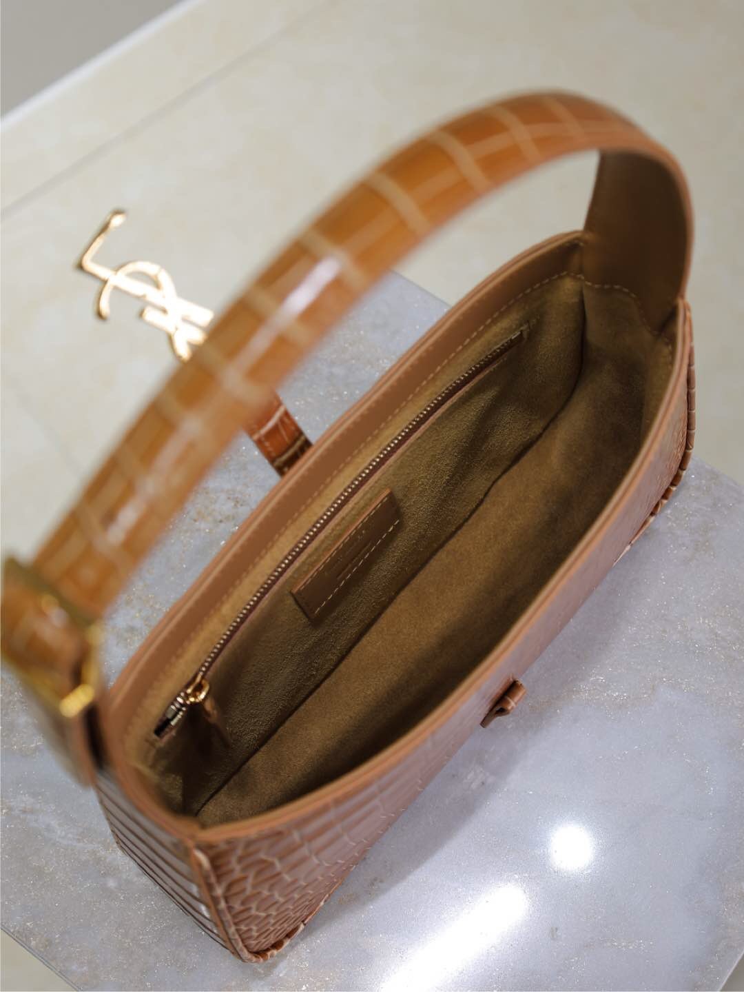 115 YSL 657228