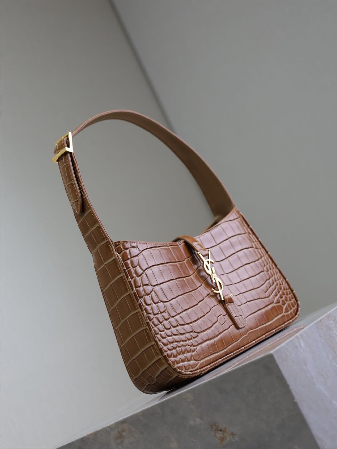 115 YSL 657228