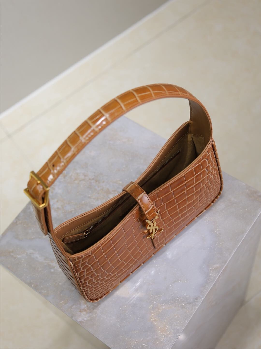 115 YSL 657228