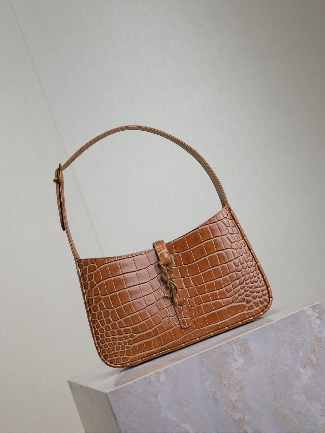 115 YSL 657228