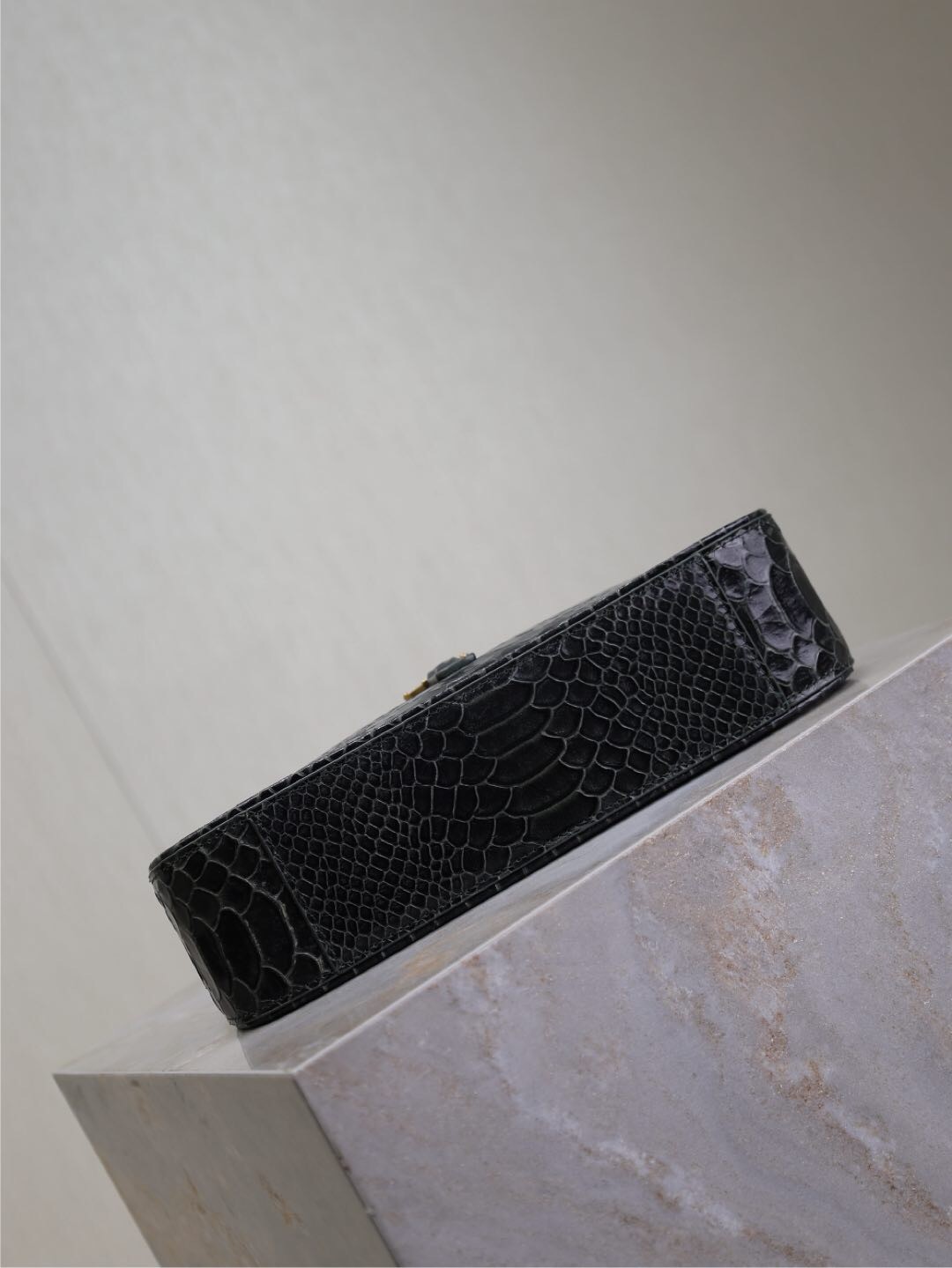 114 YSL 657228