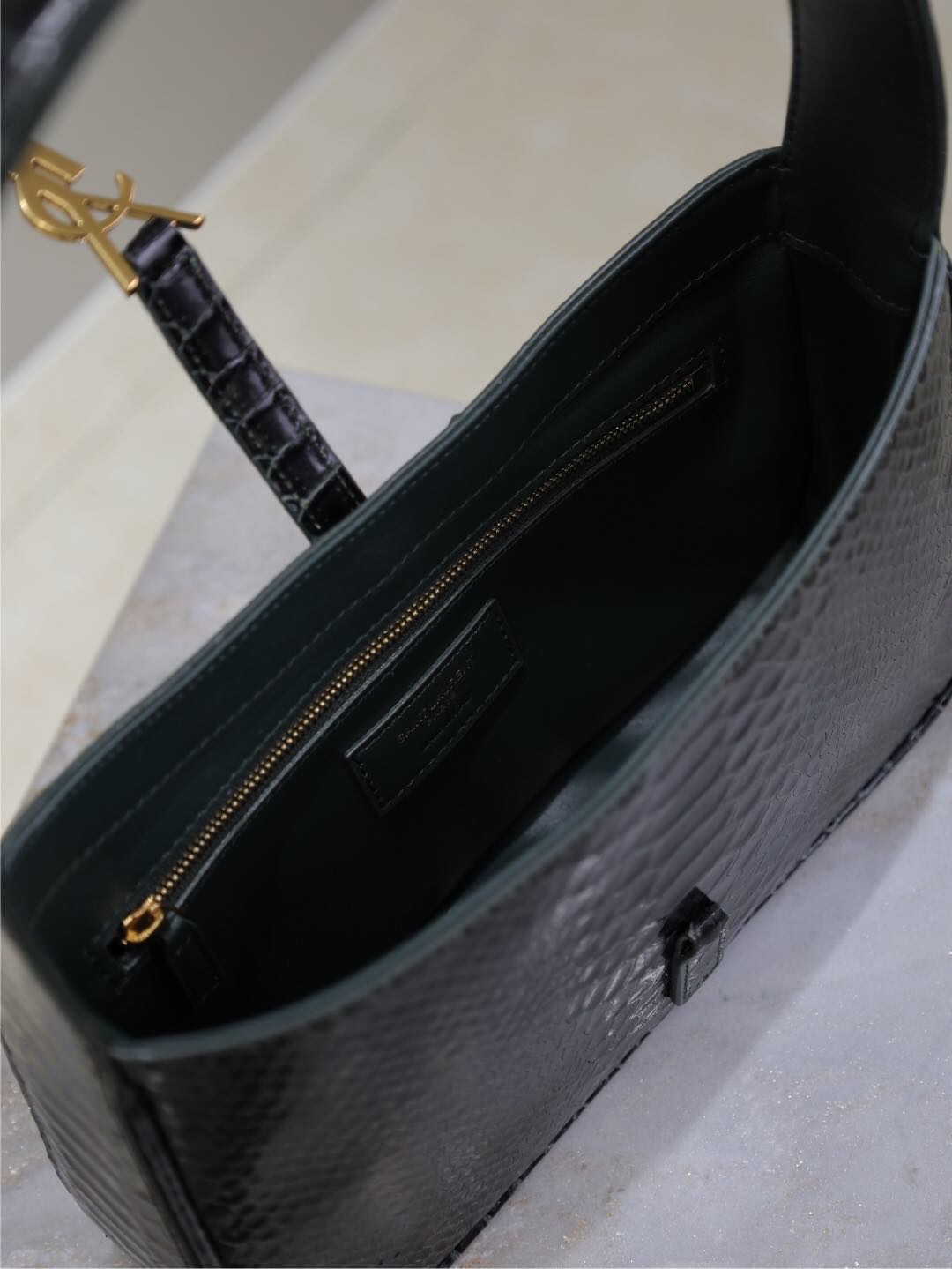 114 YSL 657228