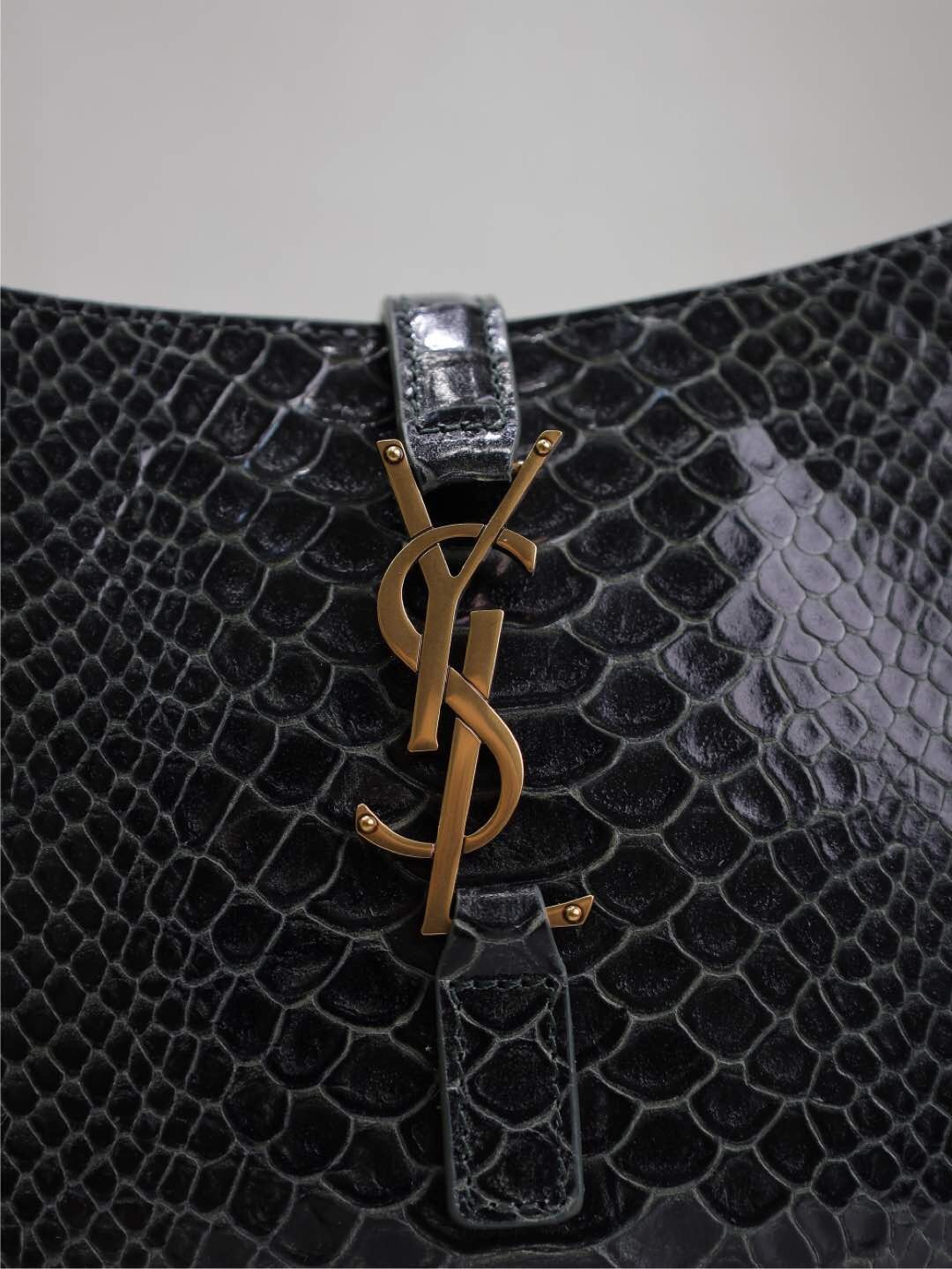 114 YSL 657228