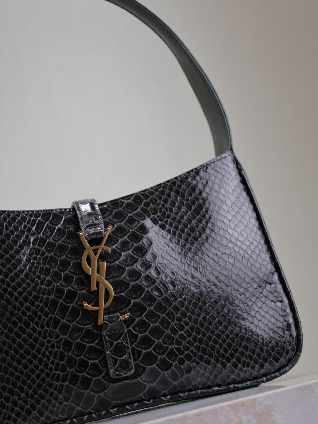 114 YSL 657228