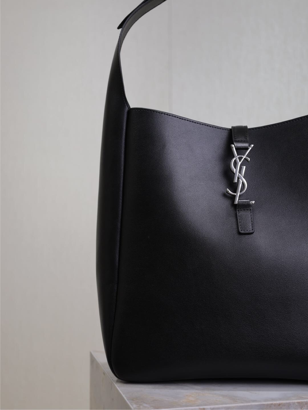 112 YSL 753837