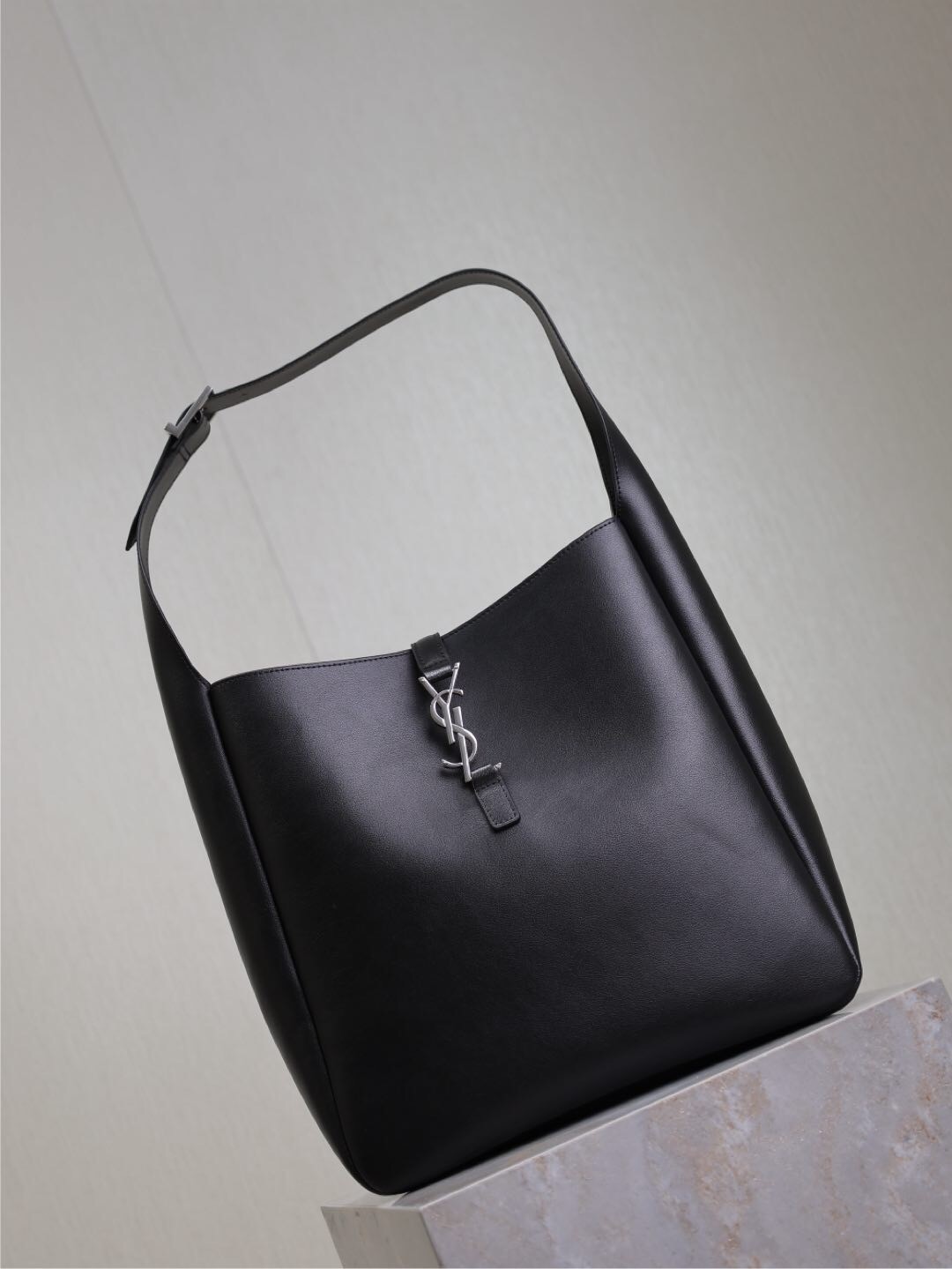 112 YSL 753837