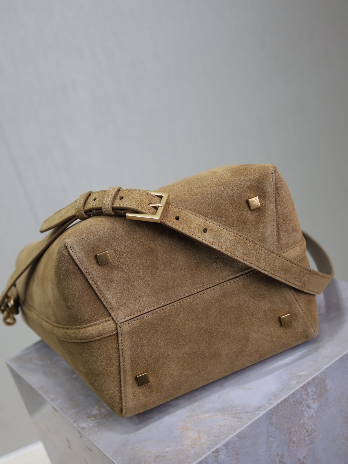 110 YSL 742828