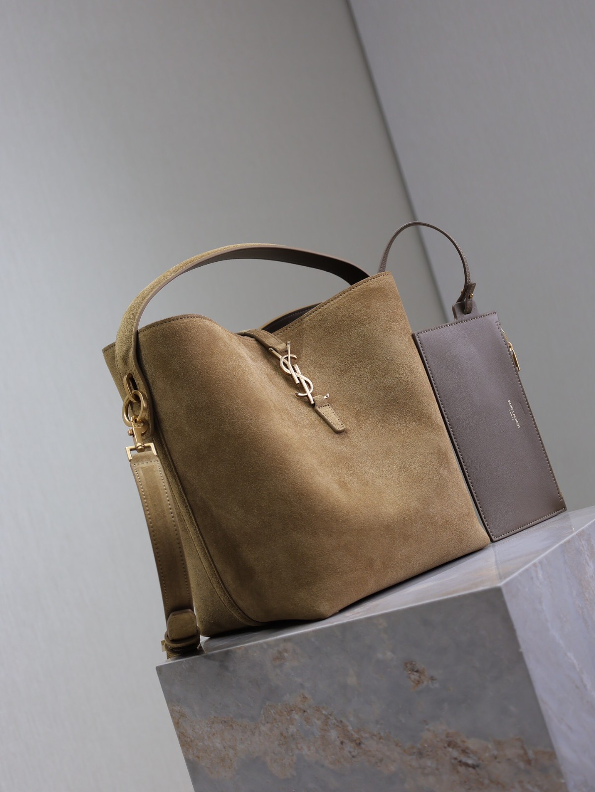110 YSL 742828