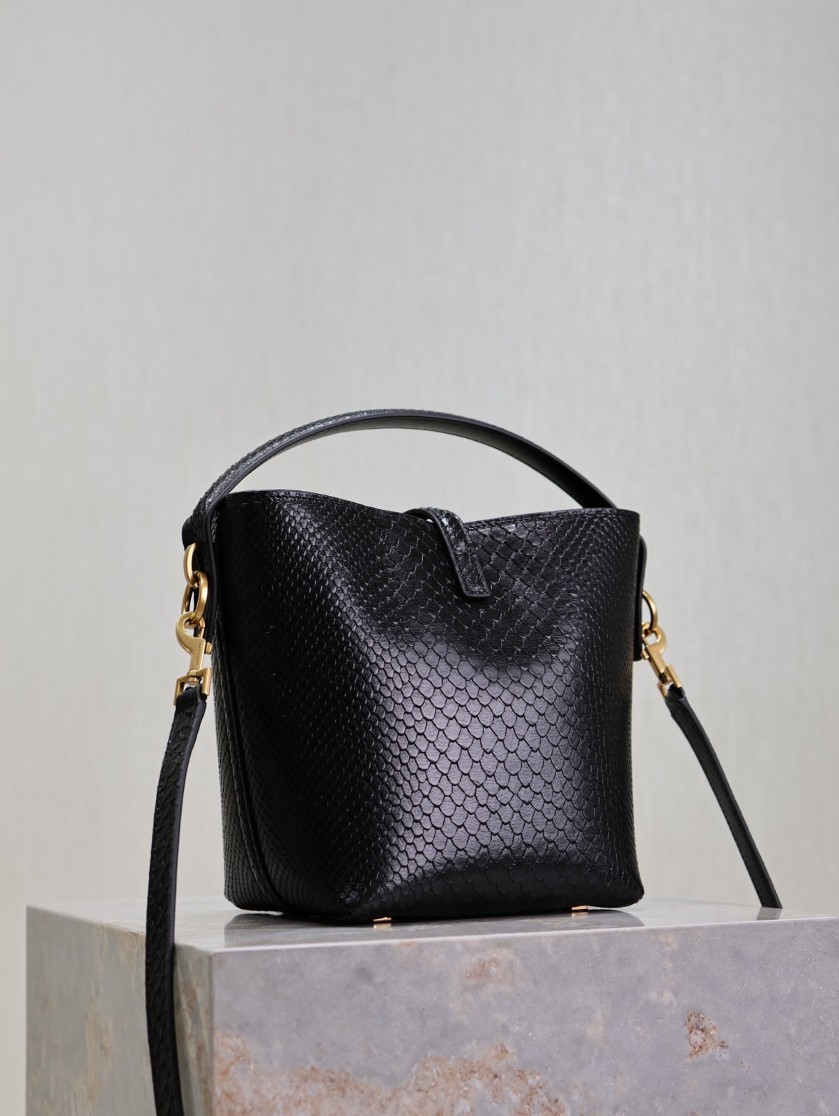107 YSL 749036
