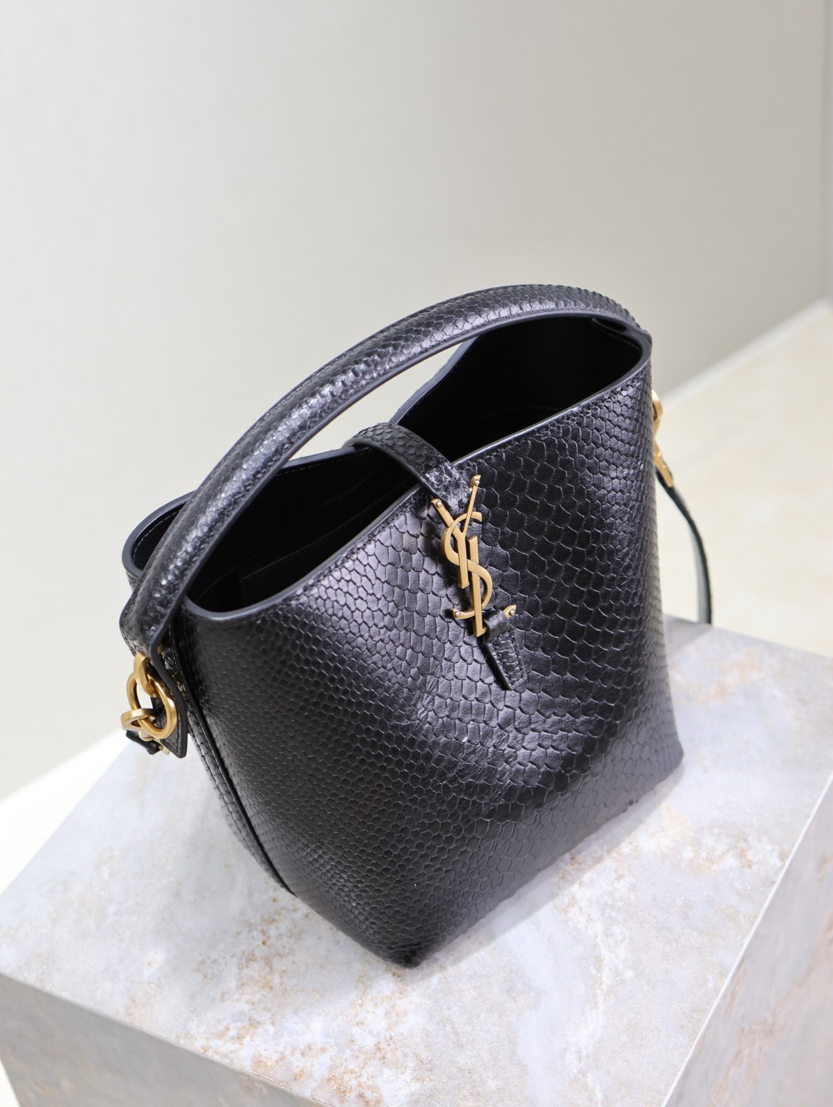 107 YSL 749036