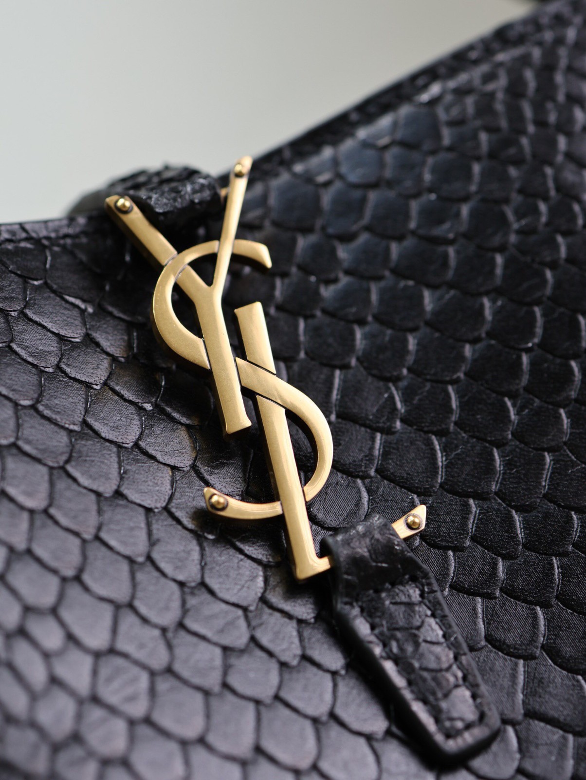 107 YSL 749036