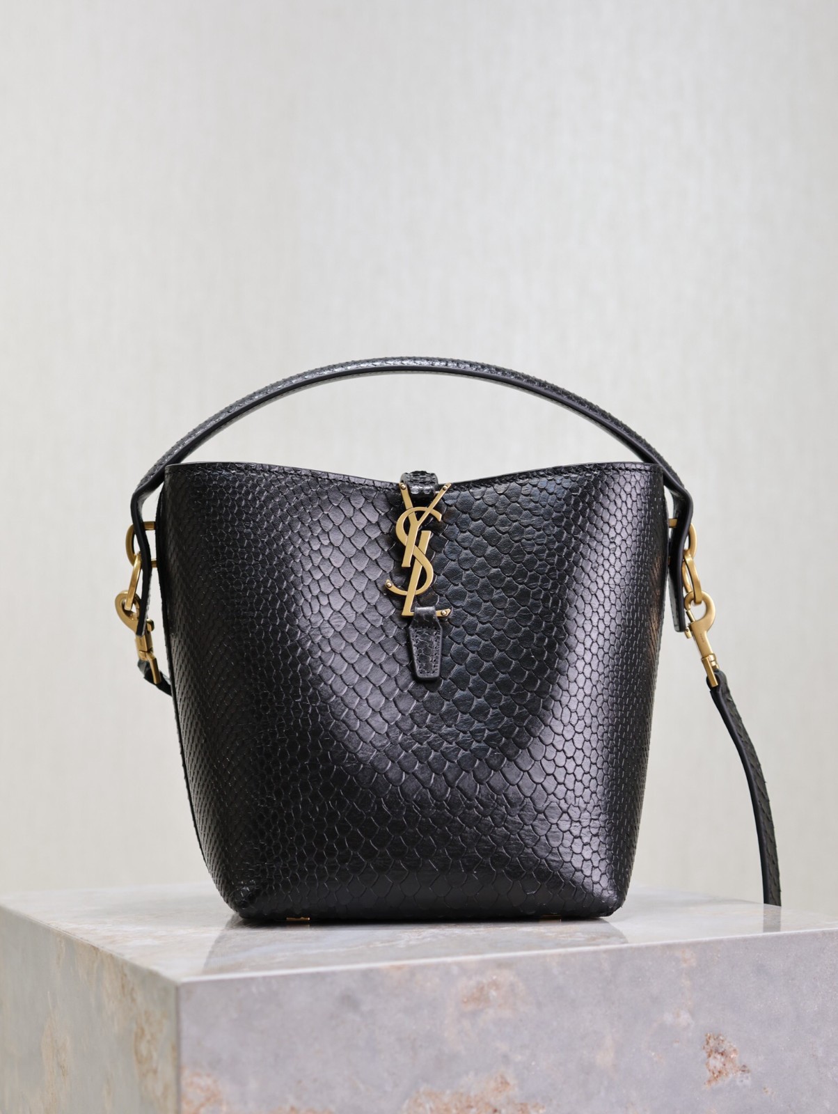 107 YSL 749036