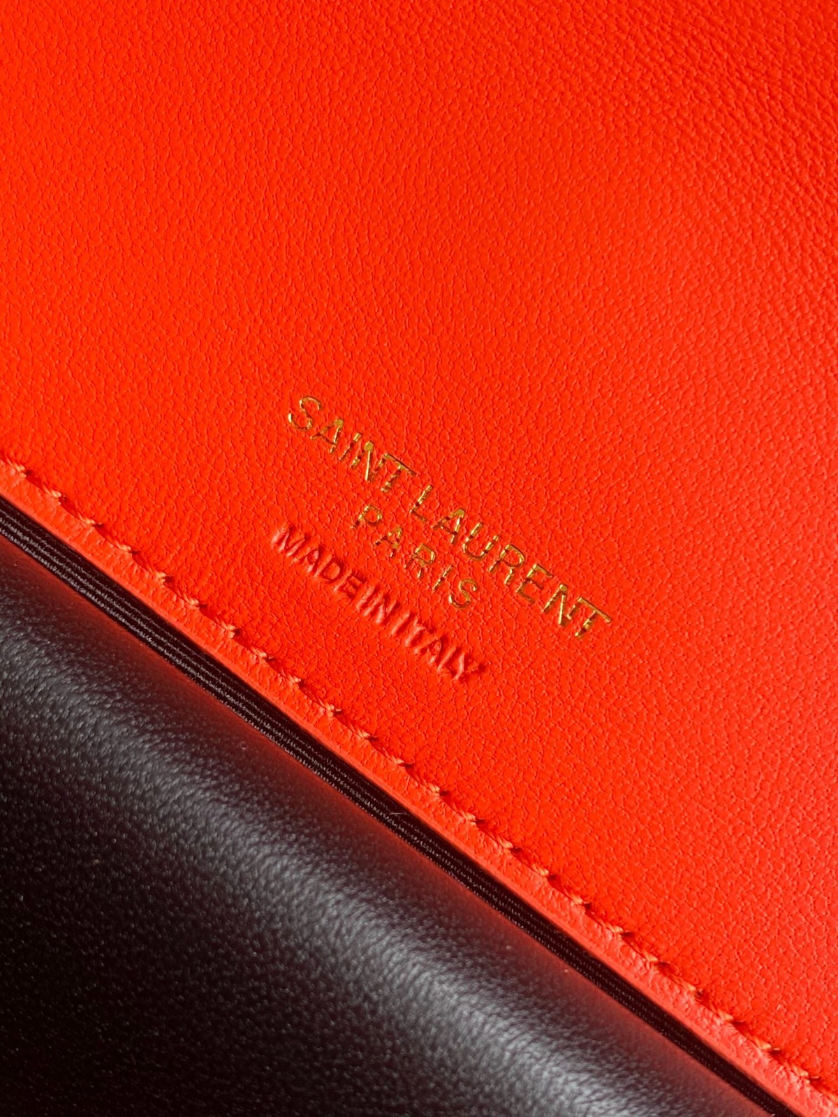 102 YSL 801437