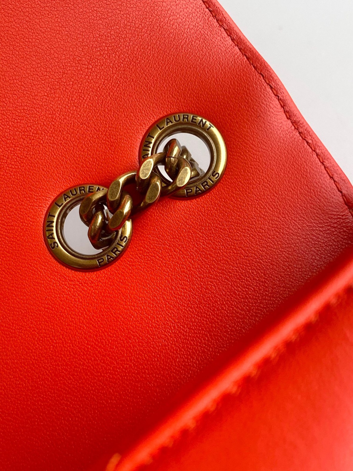 102 YSL 801437