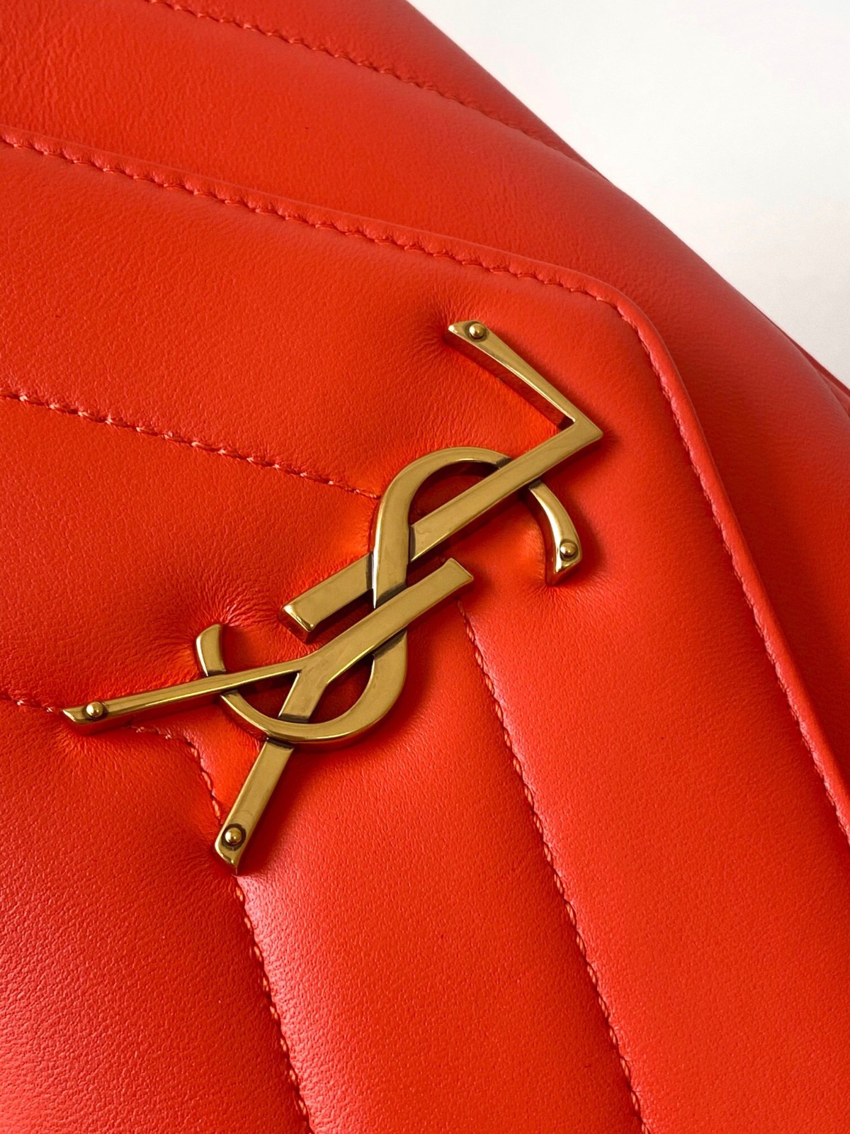 102 YSL 801437