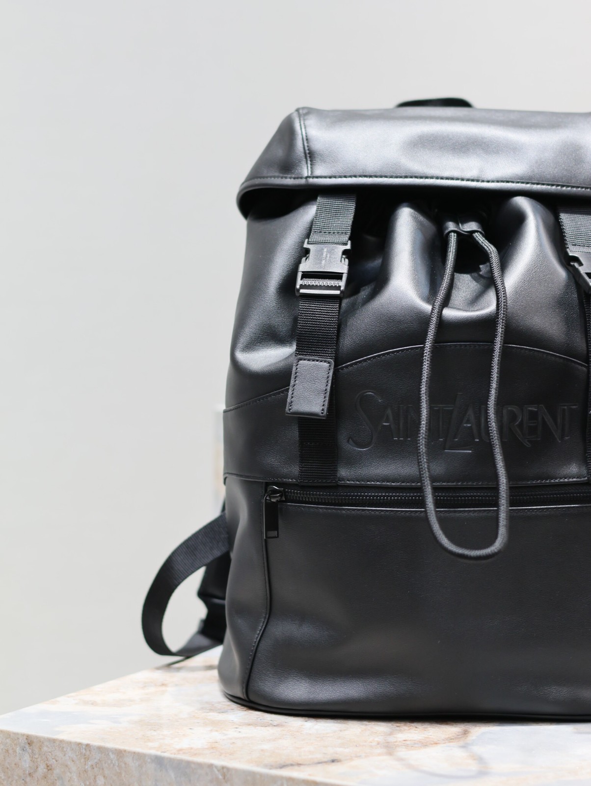 051 YSL 765285