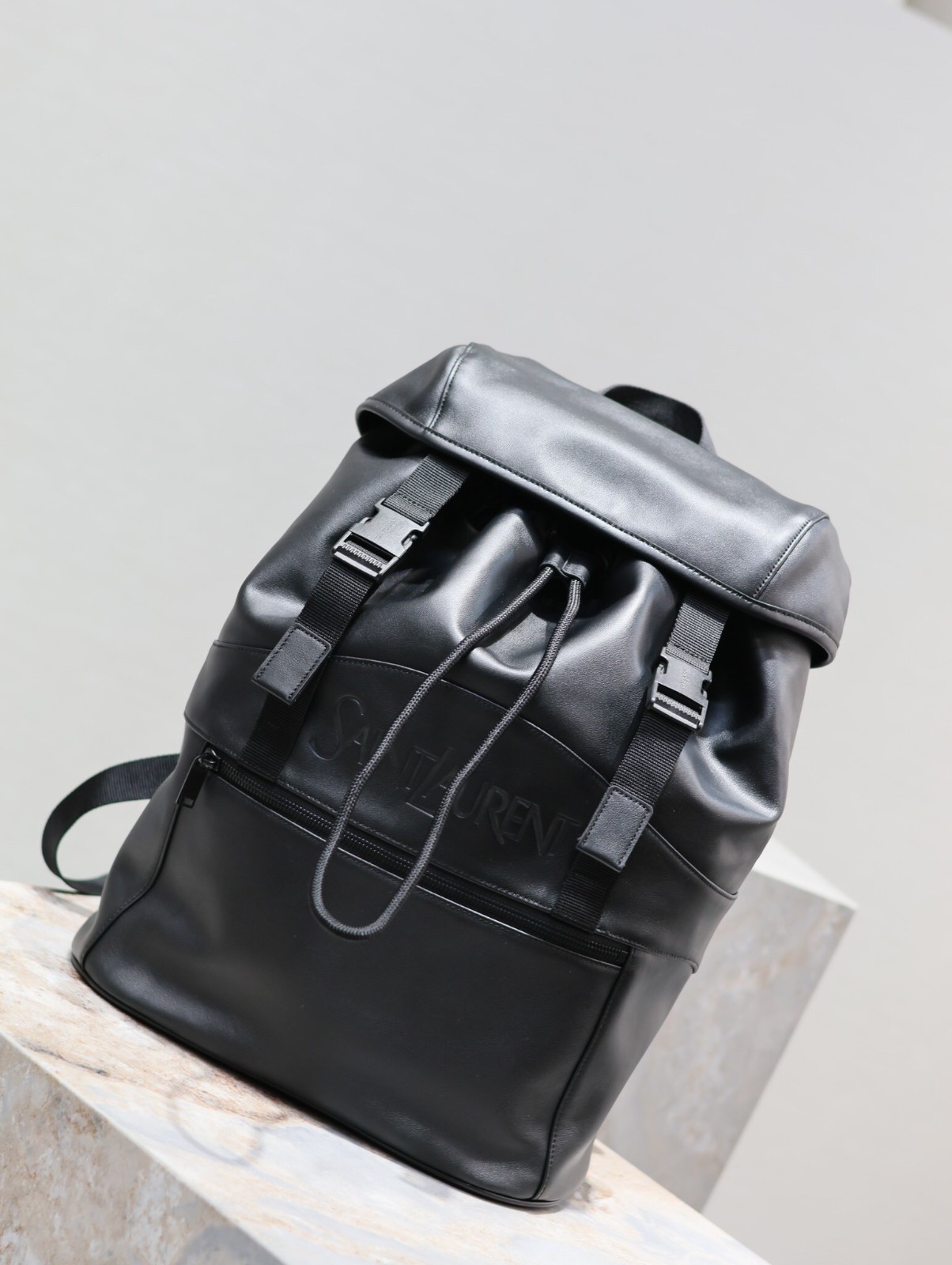 051 YSL 765285