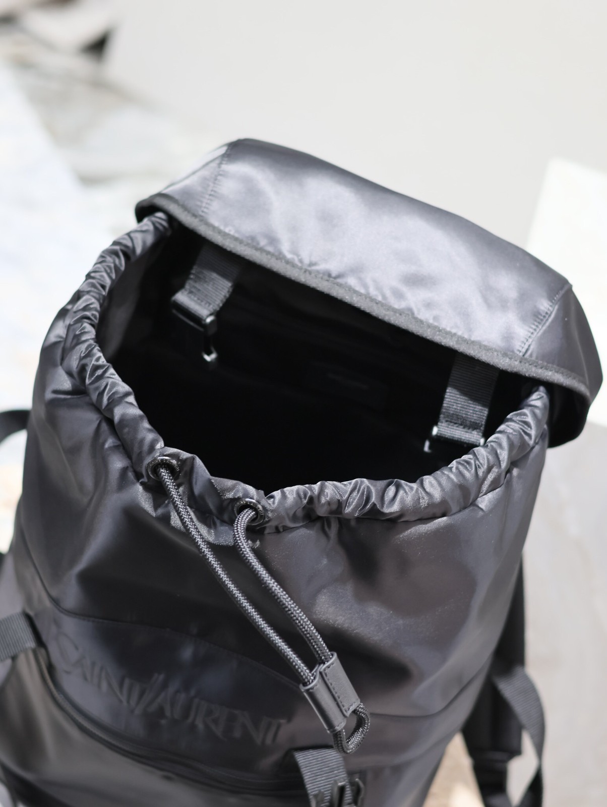 050 YSL 765285
