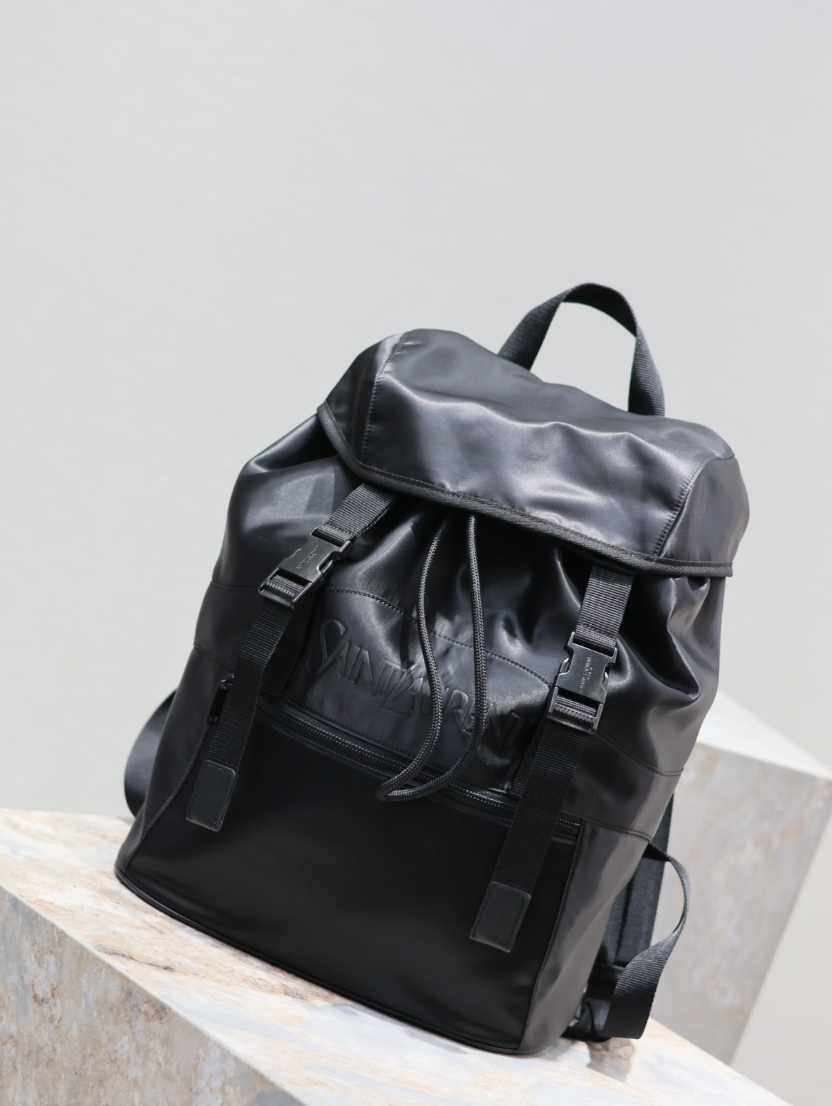 050 YSL 765285