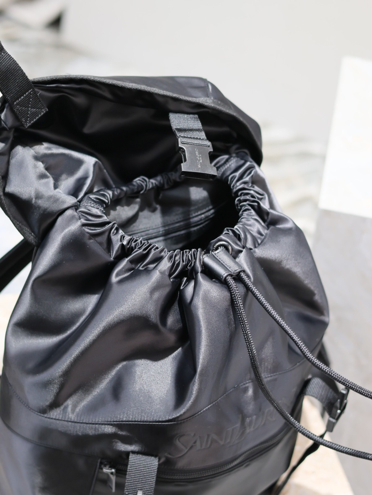 050 YSL 765285