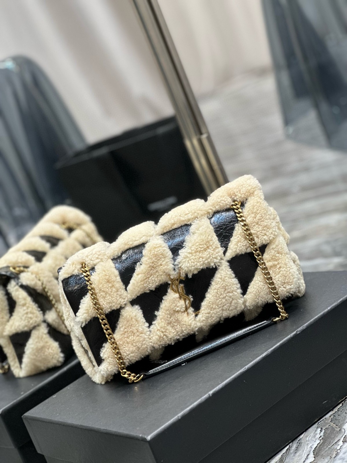 042 YSL 515821