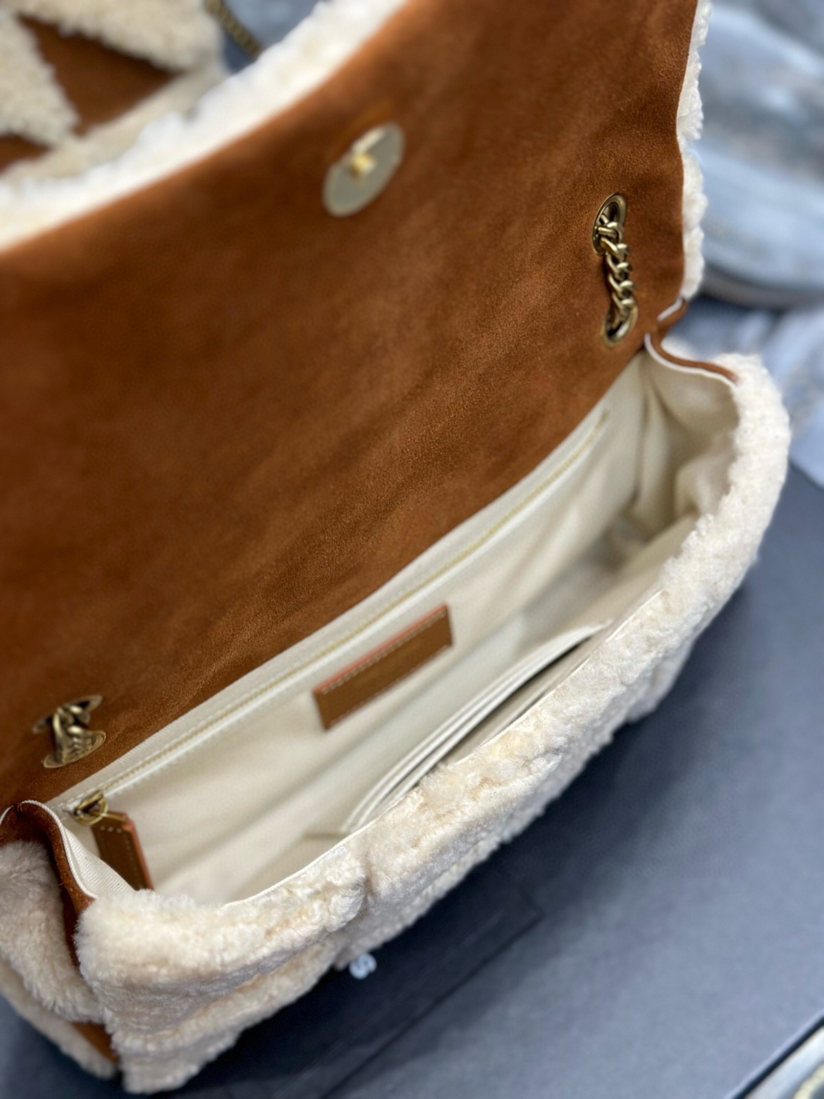 040 YSL 515821