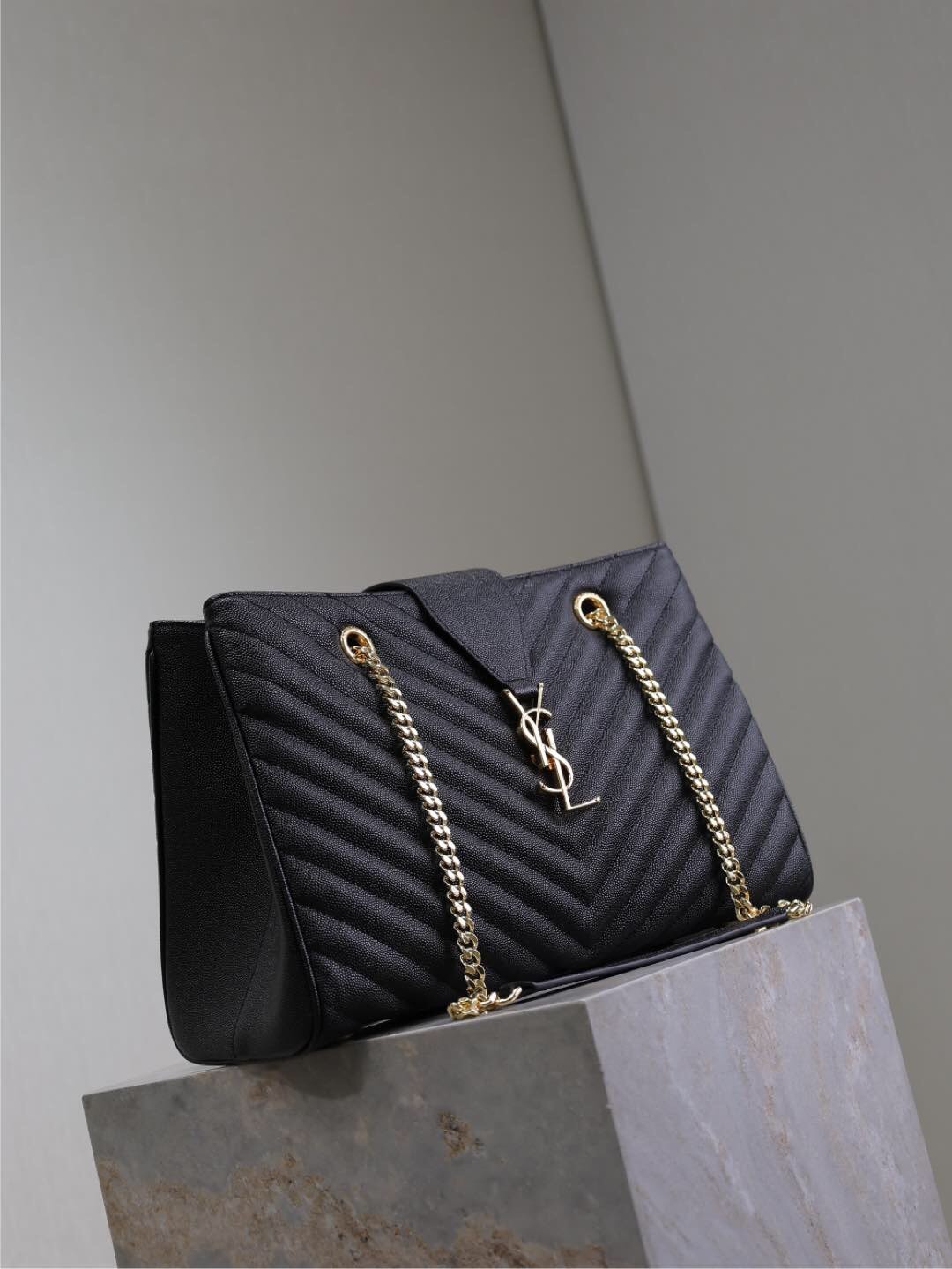 033 YSL 668900