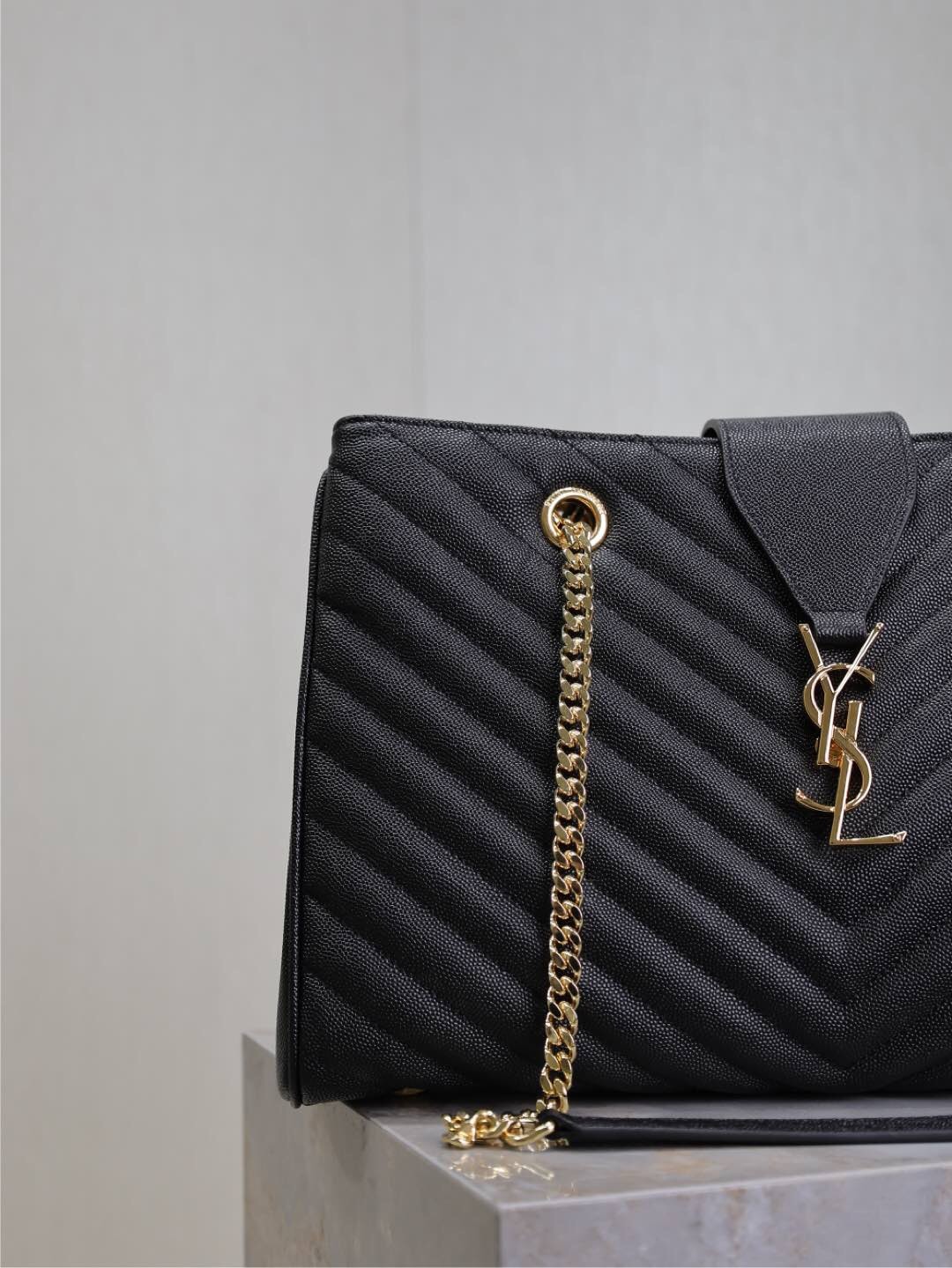033 YSL 668900