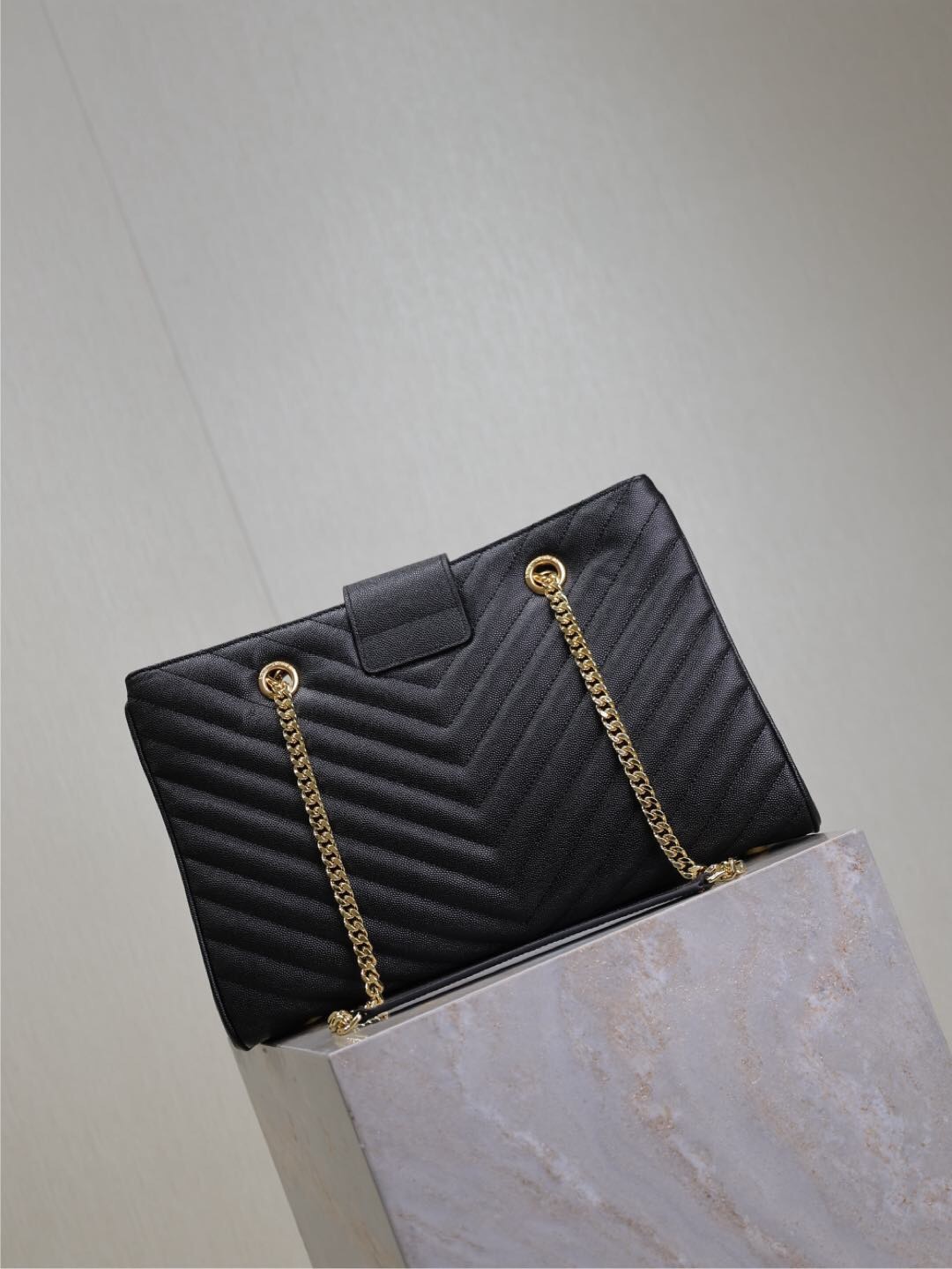 033 YSL 668900