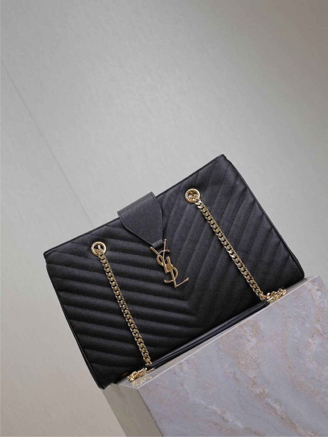 033 YSL 668900