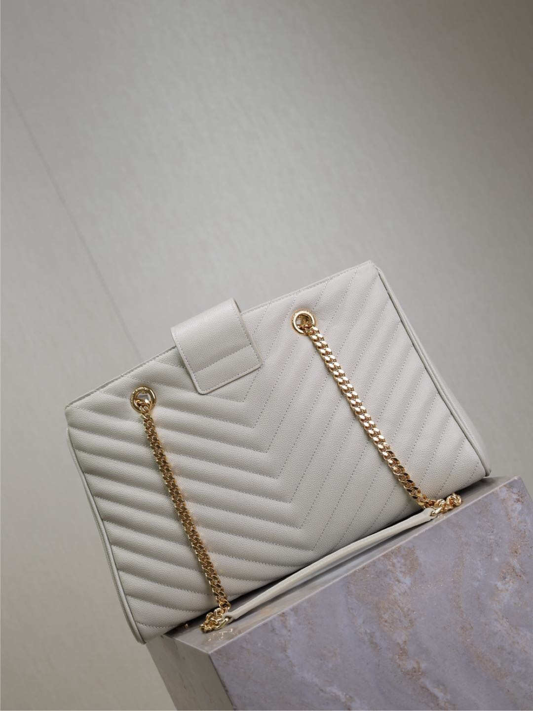 032 YSL 668900