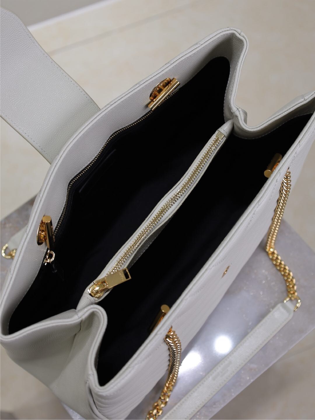 032 YSL 668900