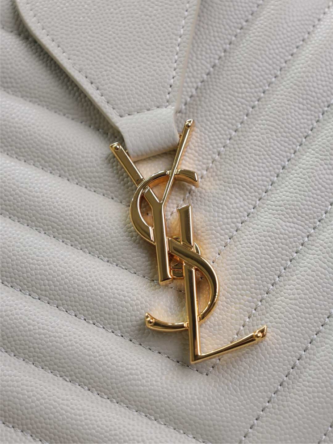 032 YSL 668900