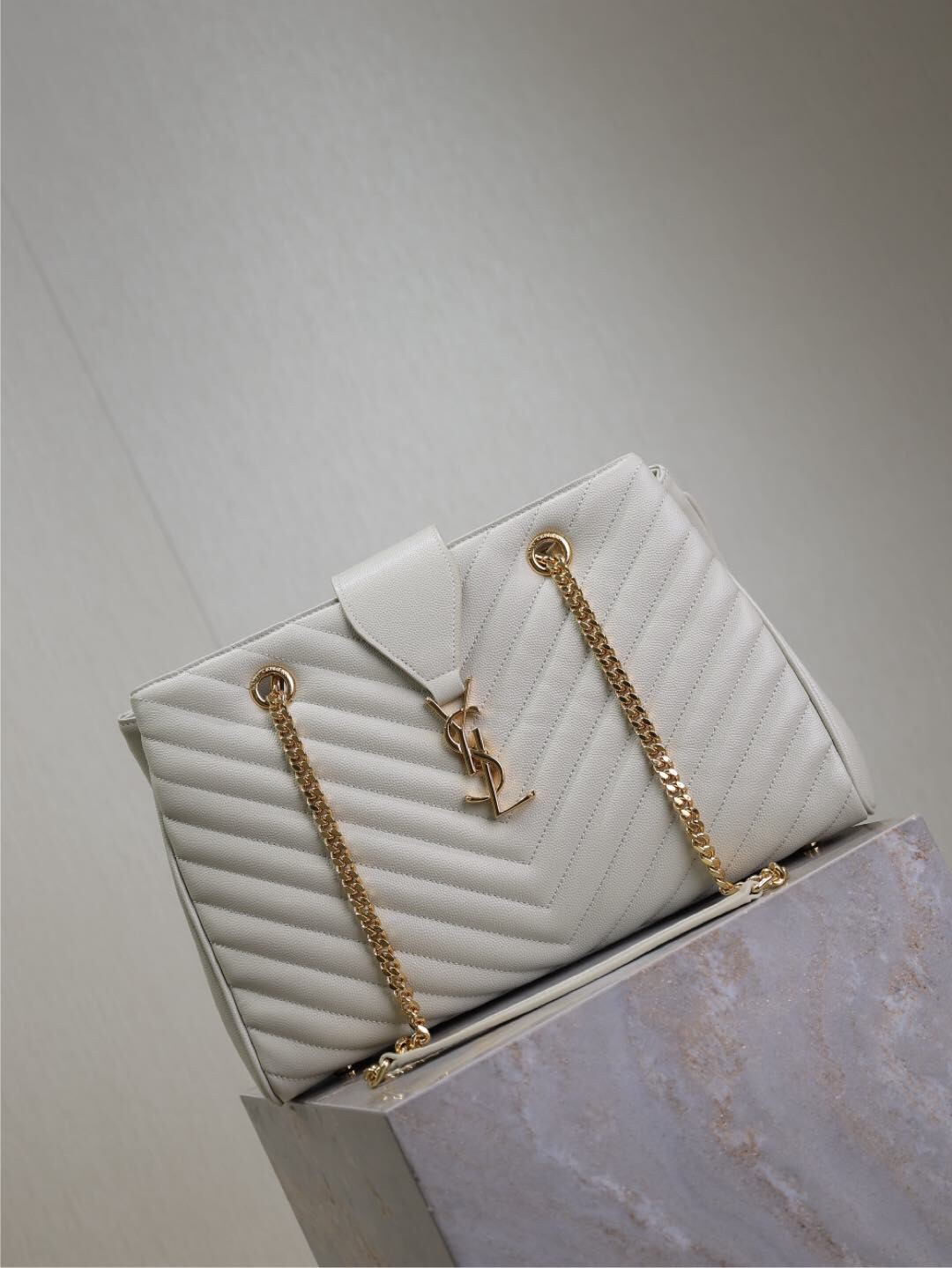 032 YSL 668900
