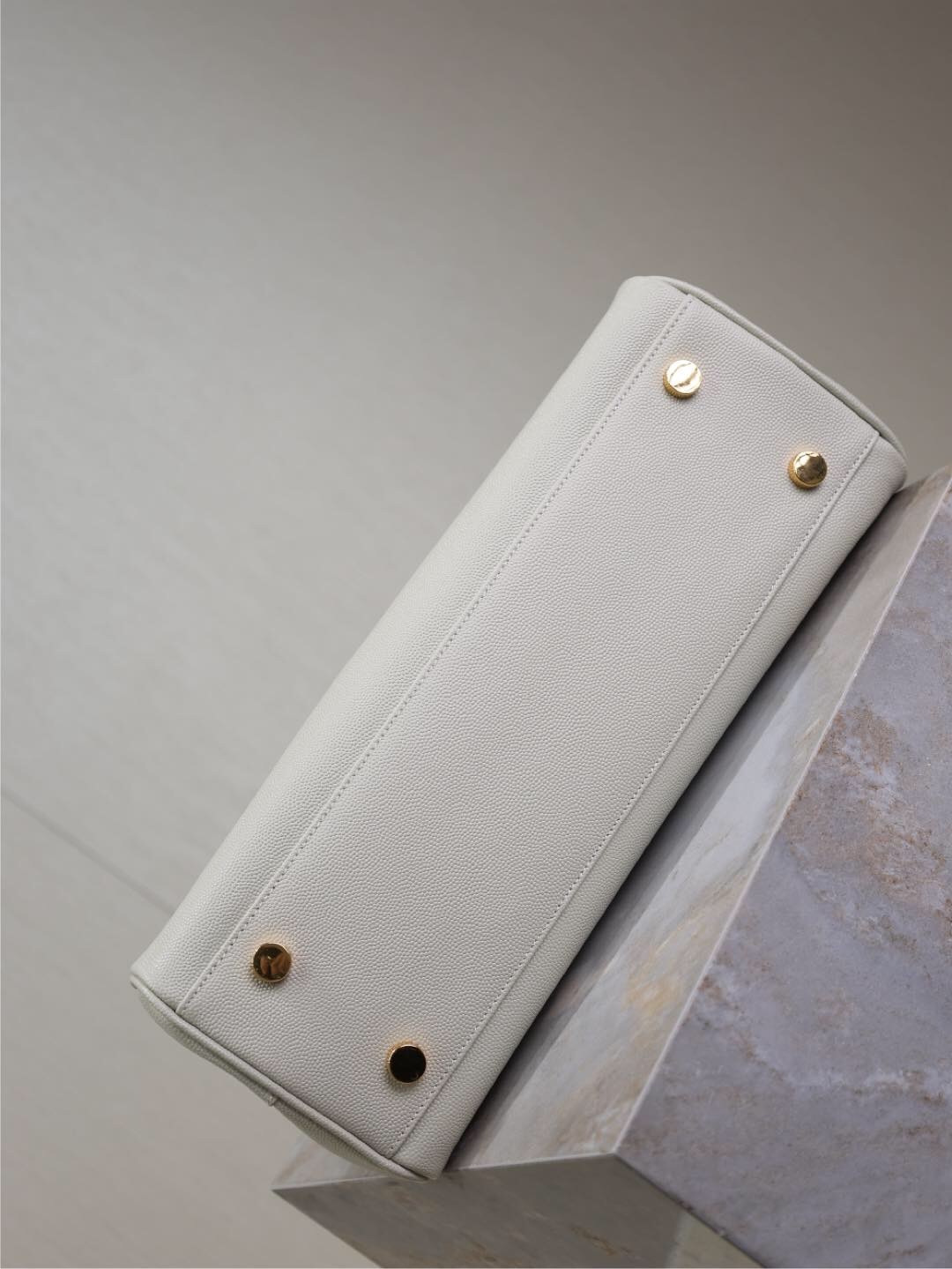 031 YSL 668900