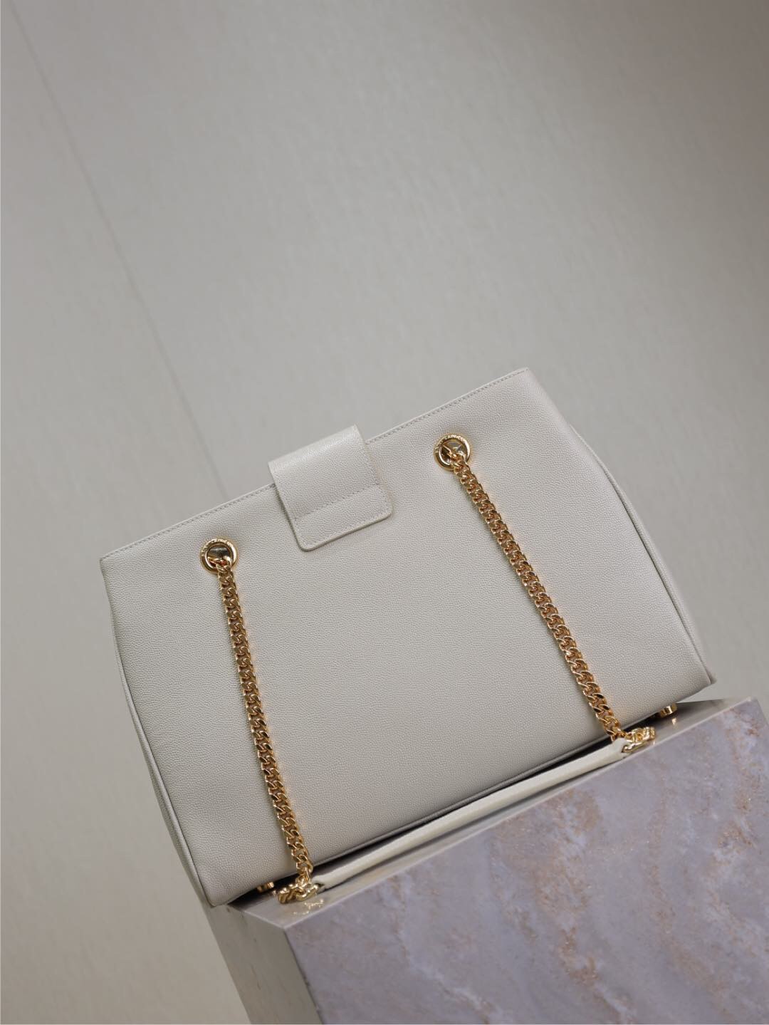 031 YSL 668900