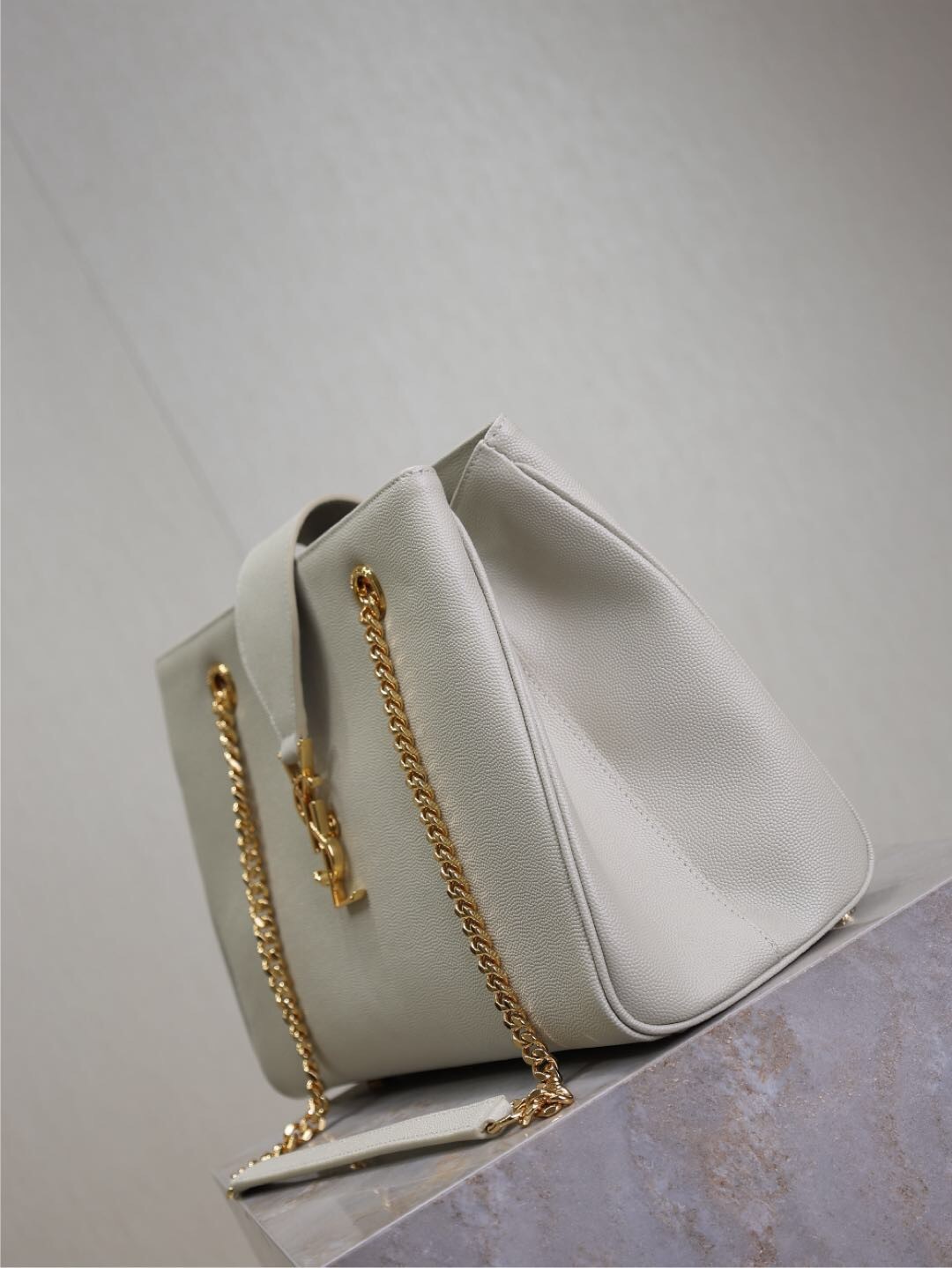 031 YSL 668900