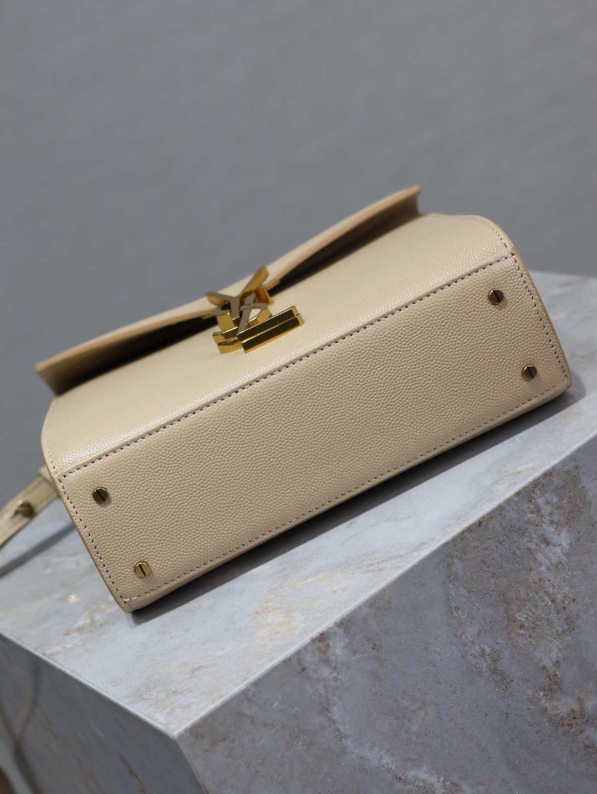 023 YSL 602716