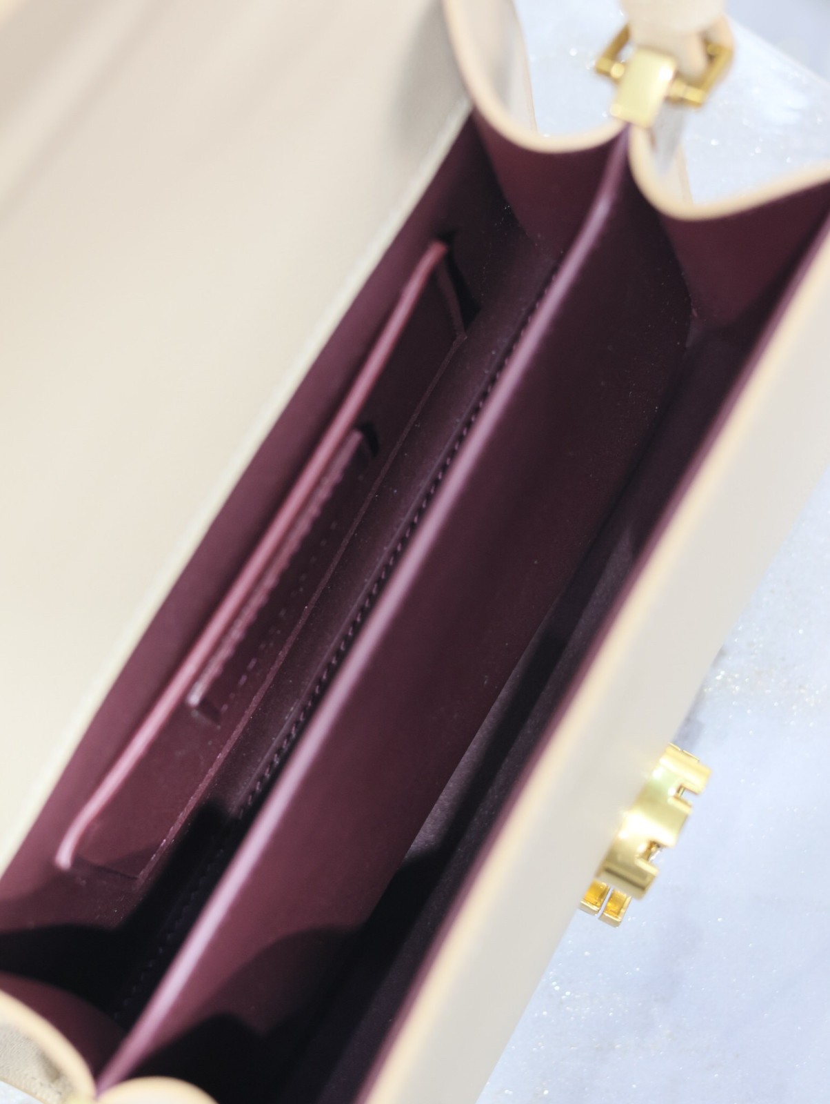 023 YSL 602716