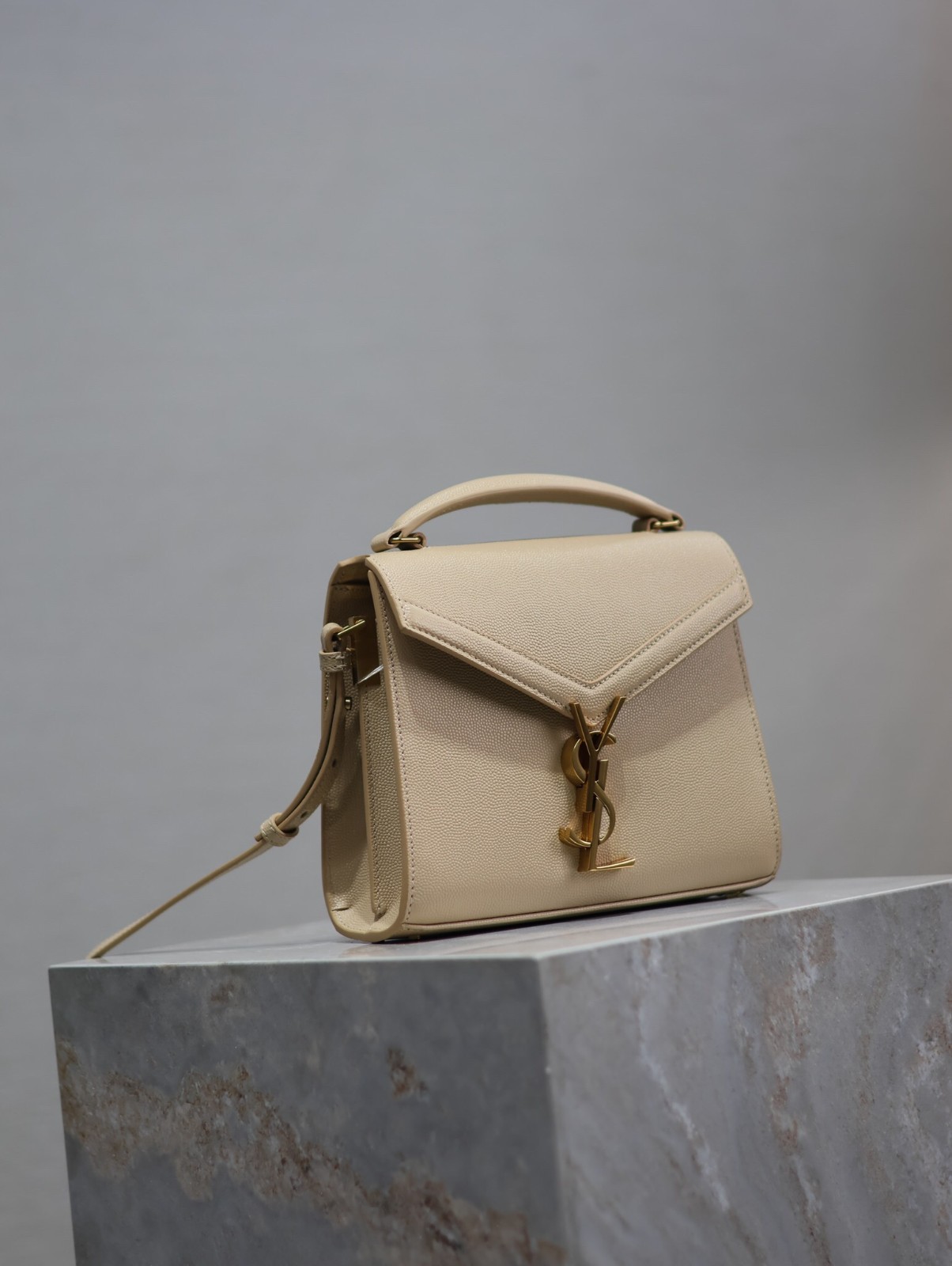 023 YSL 602716