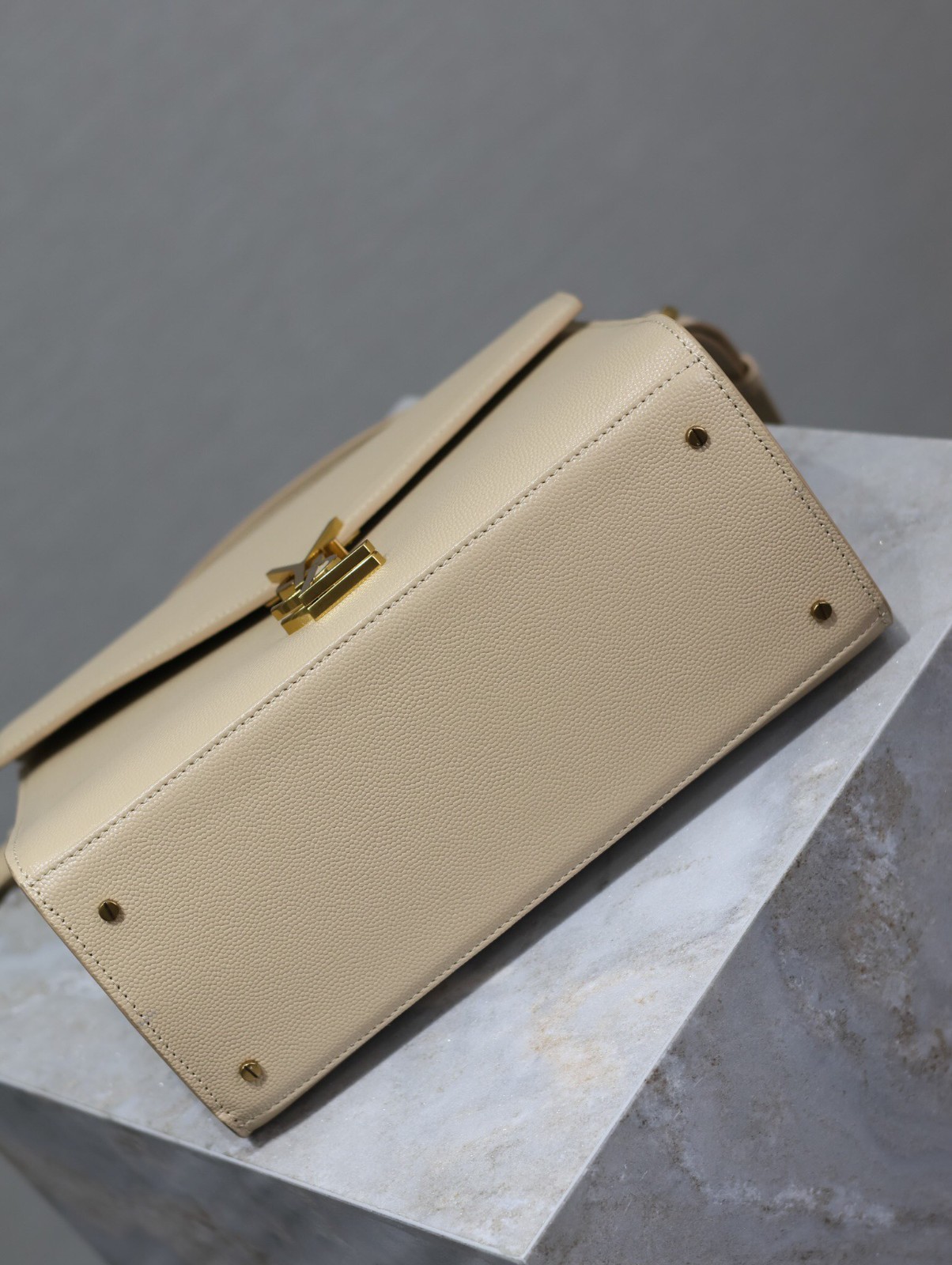 022 YSL 578000