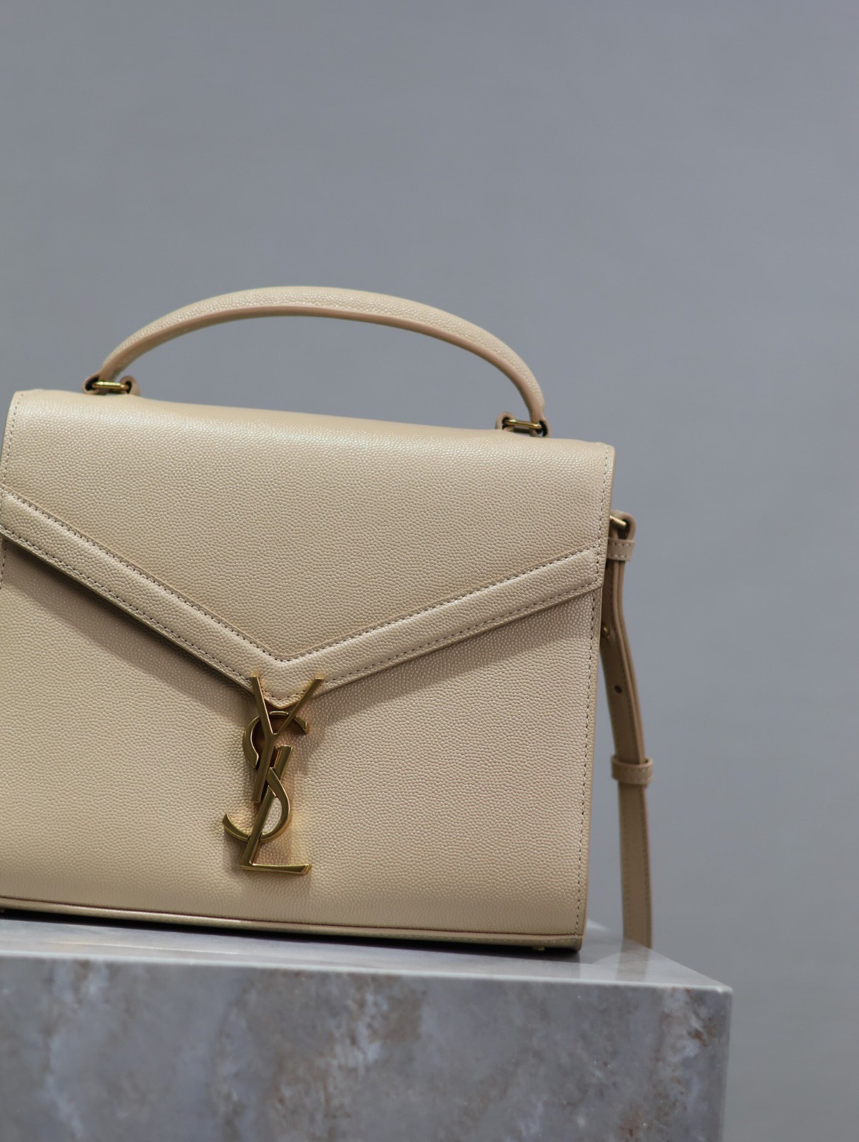 022 YSL 578000